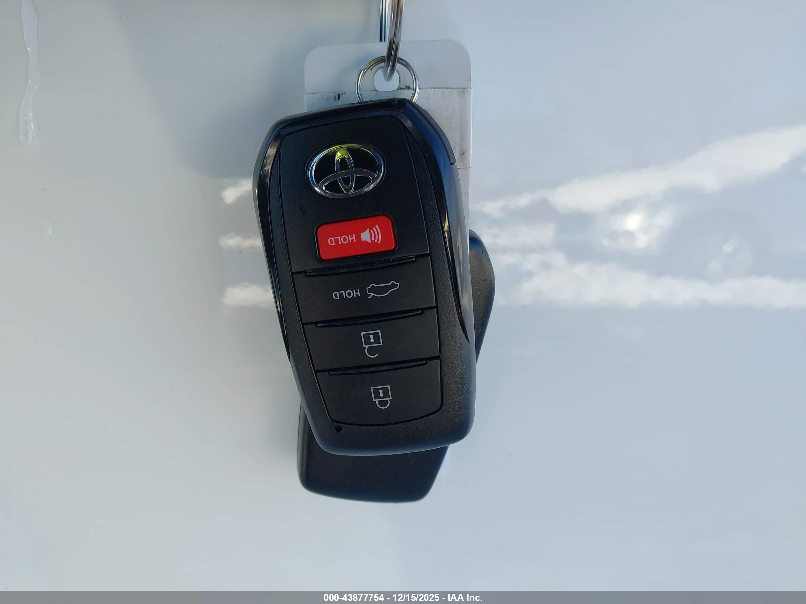 TOYOTA COROLLA image 11