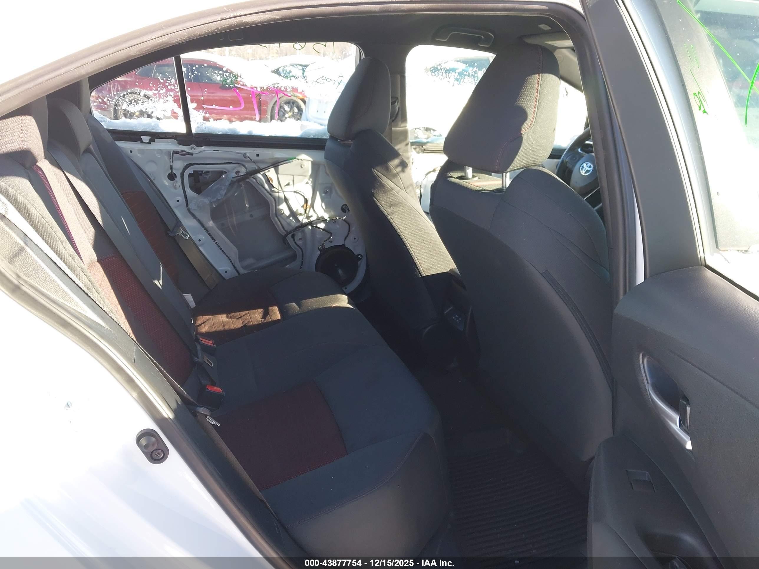 TOYOTA COROLLA image 8