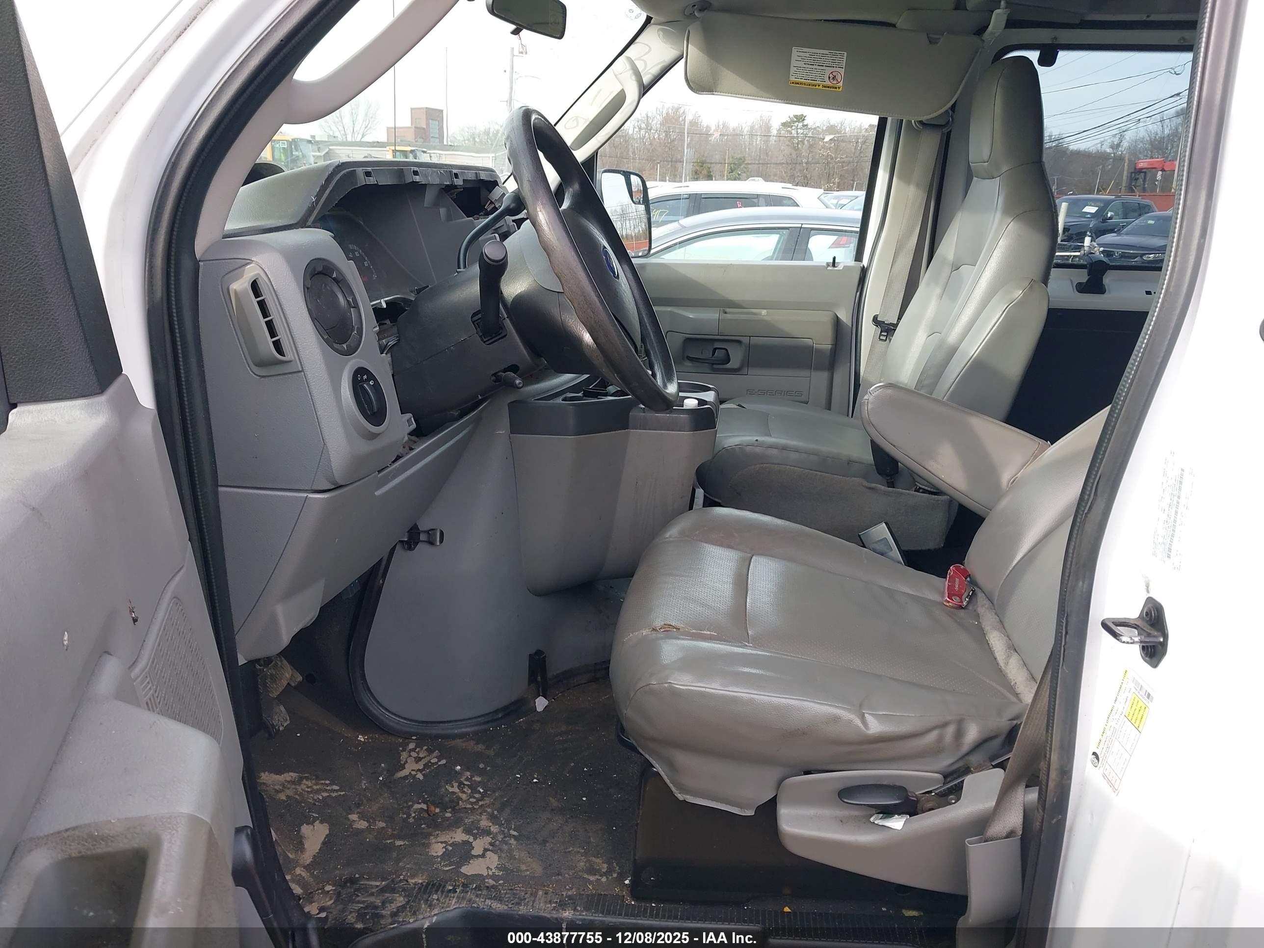FORD E-350 image 5