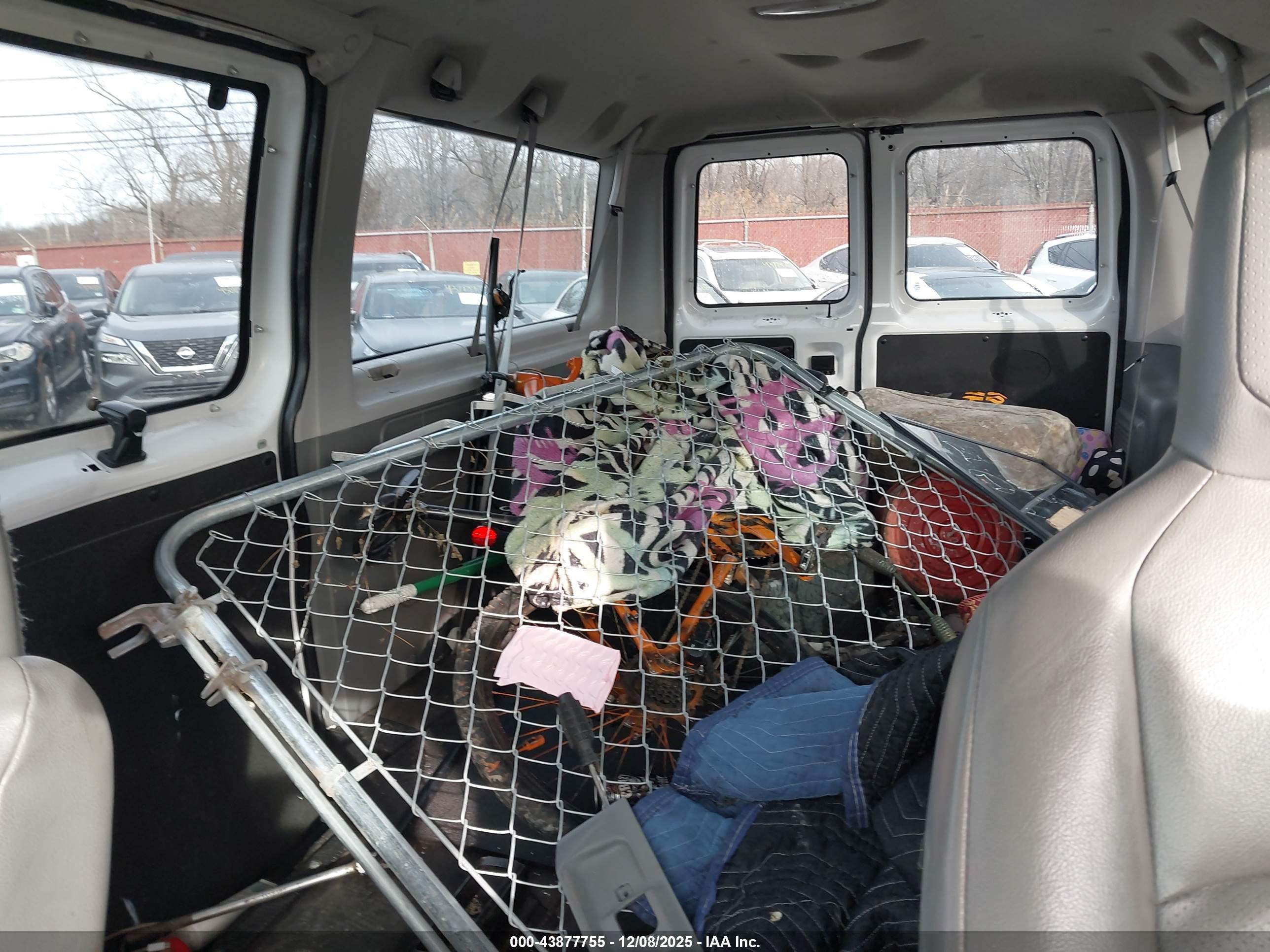 FORD E-350 image 8