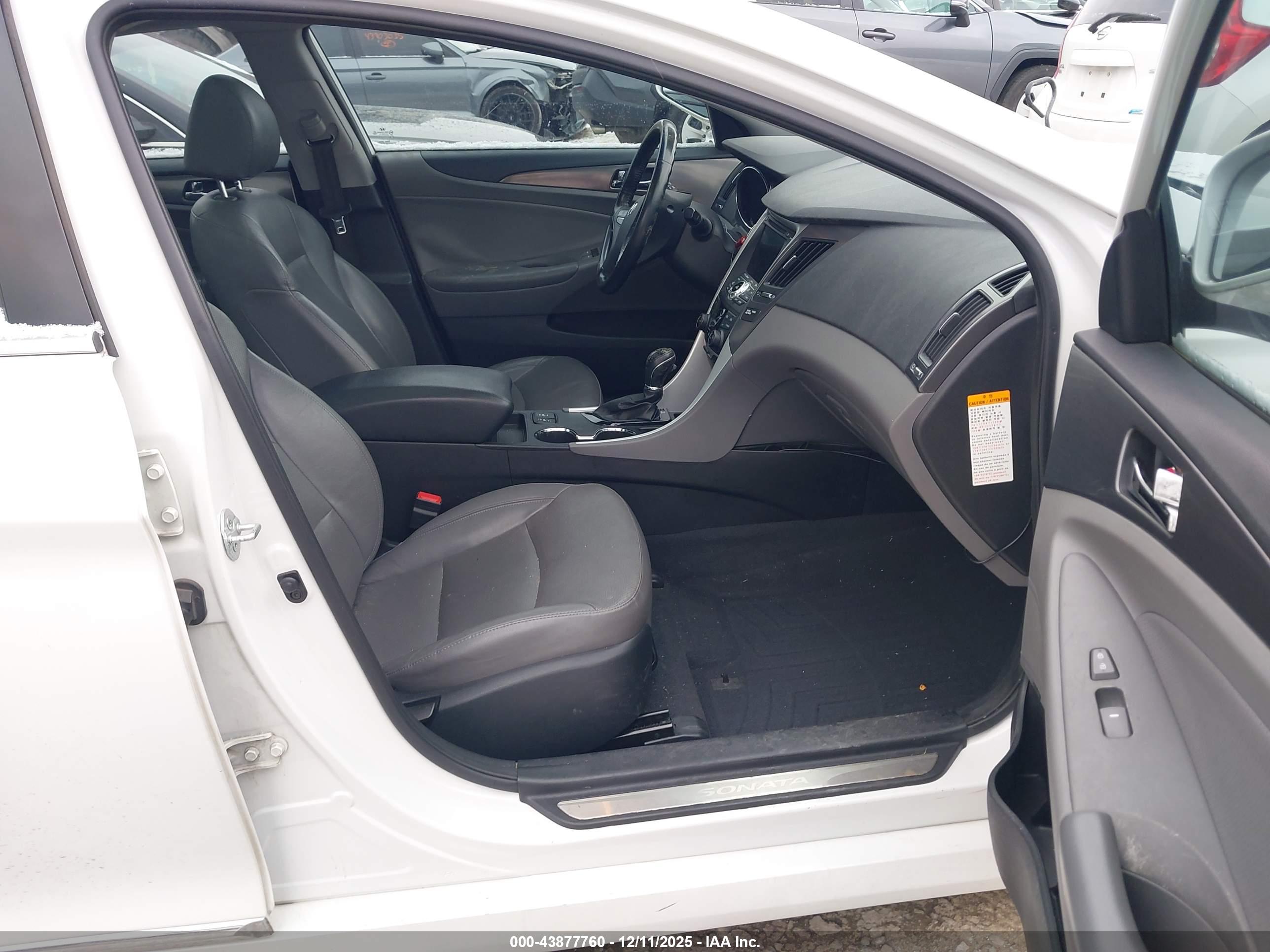 HYUNDAI SONATA image 5