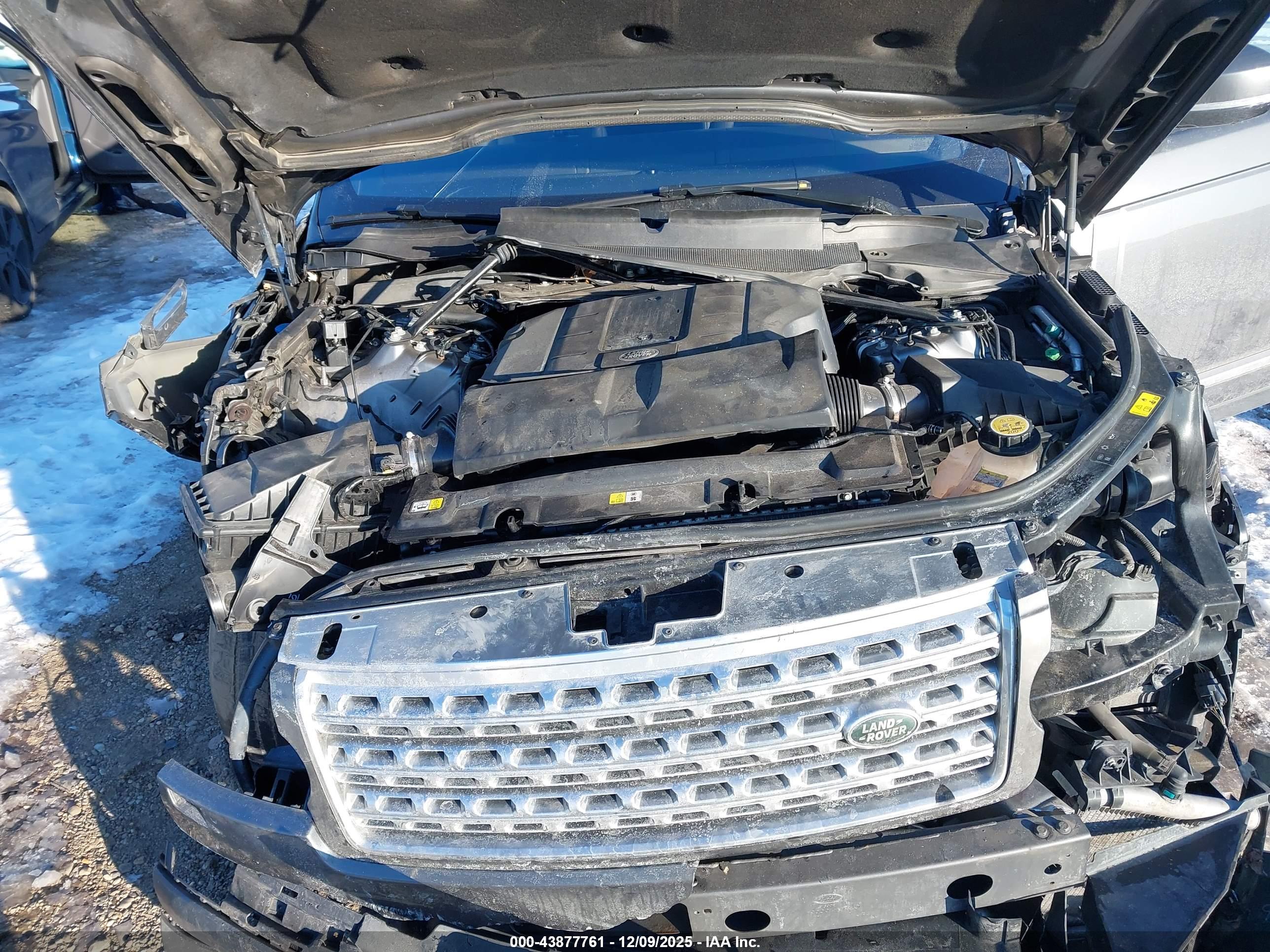 LAND ROVER image 10
