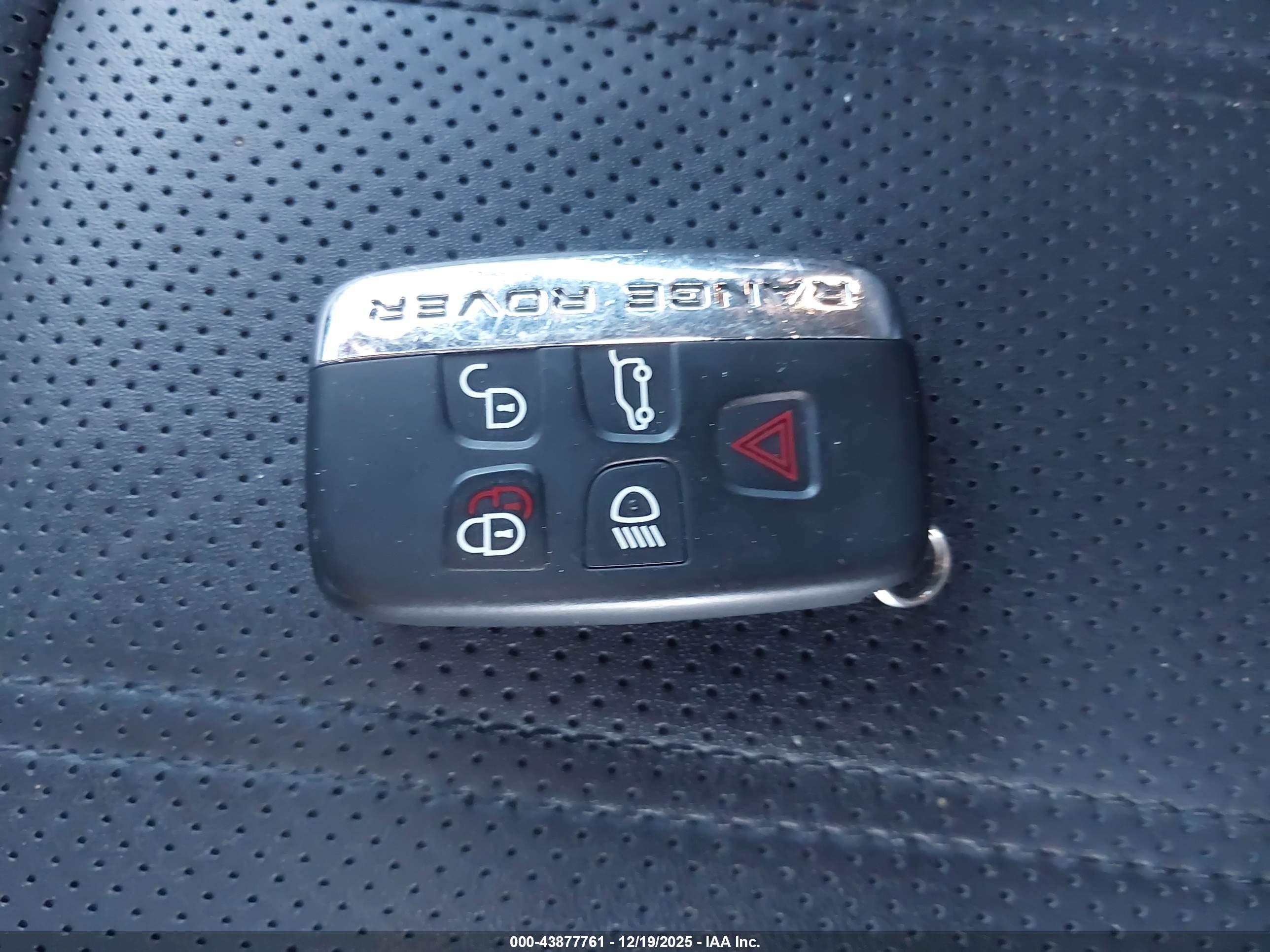LAND ROVER image 11