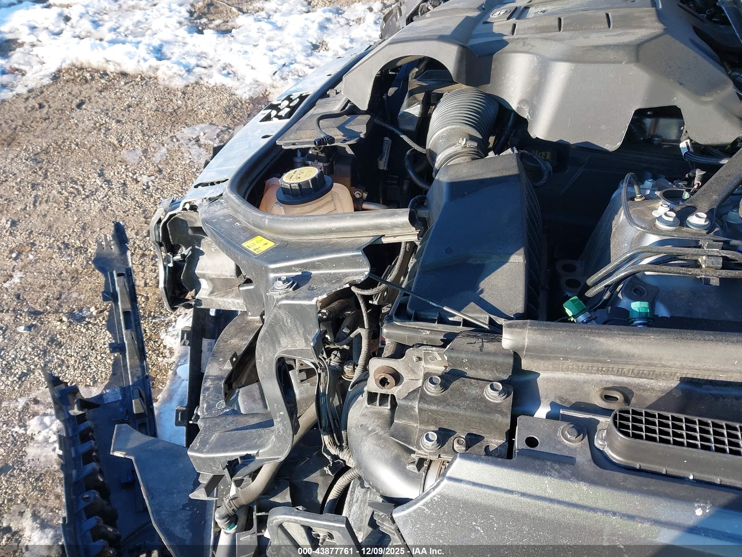 LAND ROVER image 6