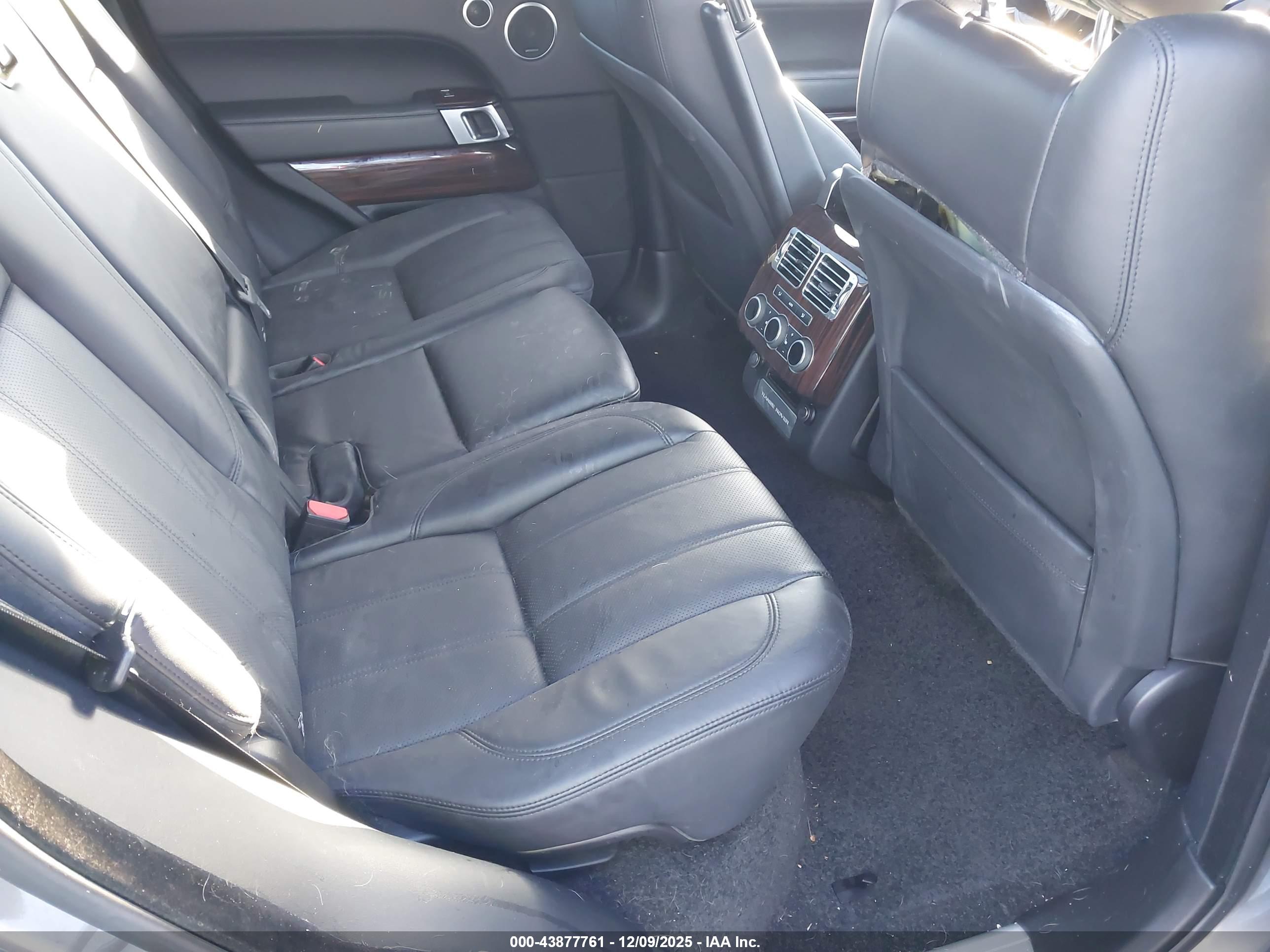 LAND ROVER image 8