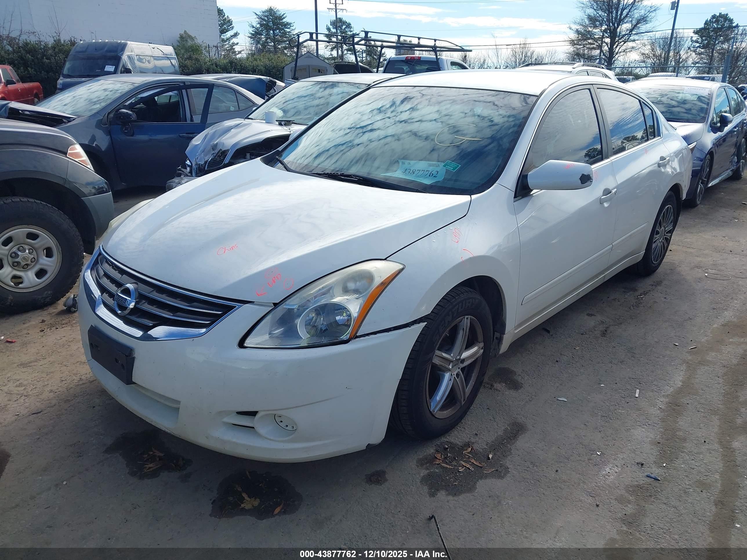 NISSAN ALTIMA image 2