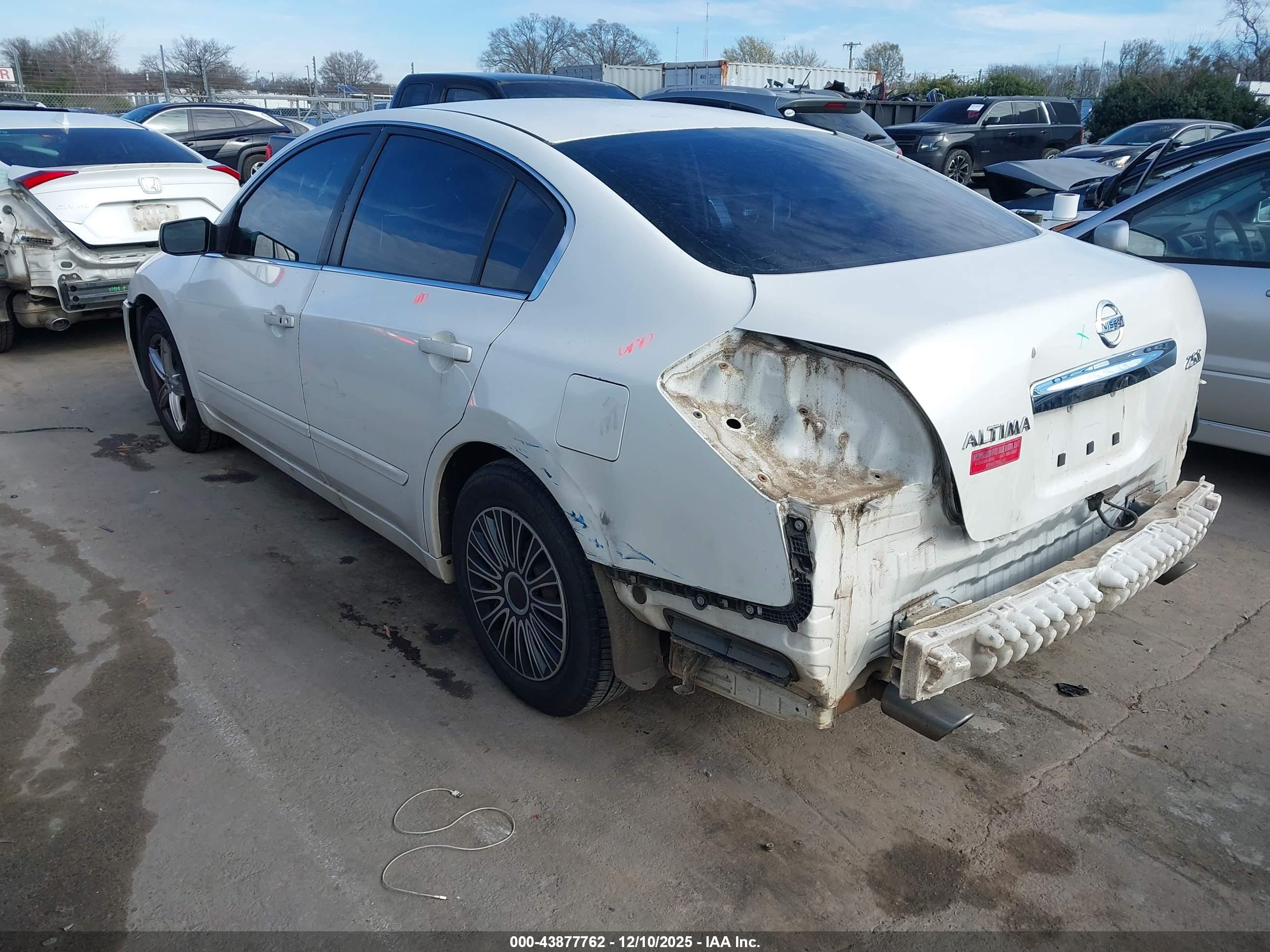 NISSAN ALTIMA image 3