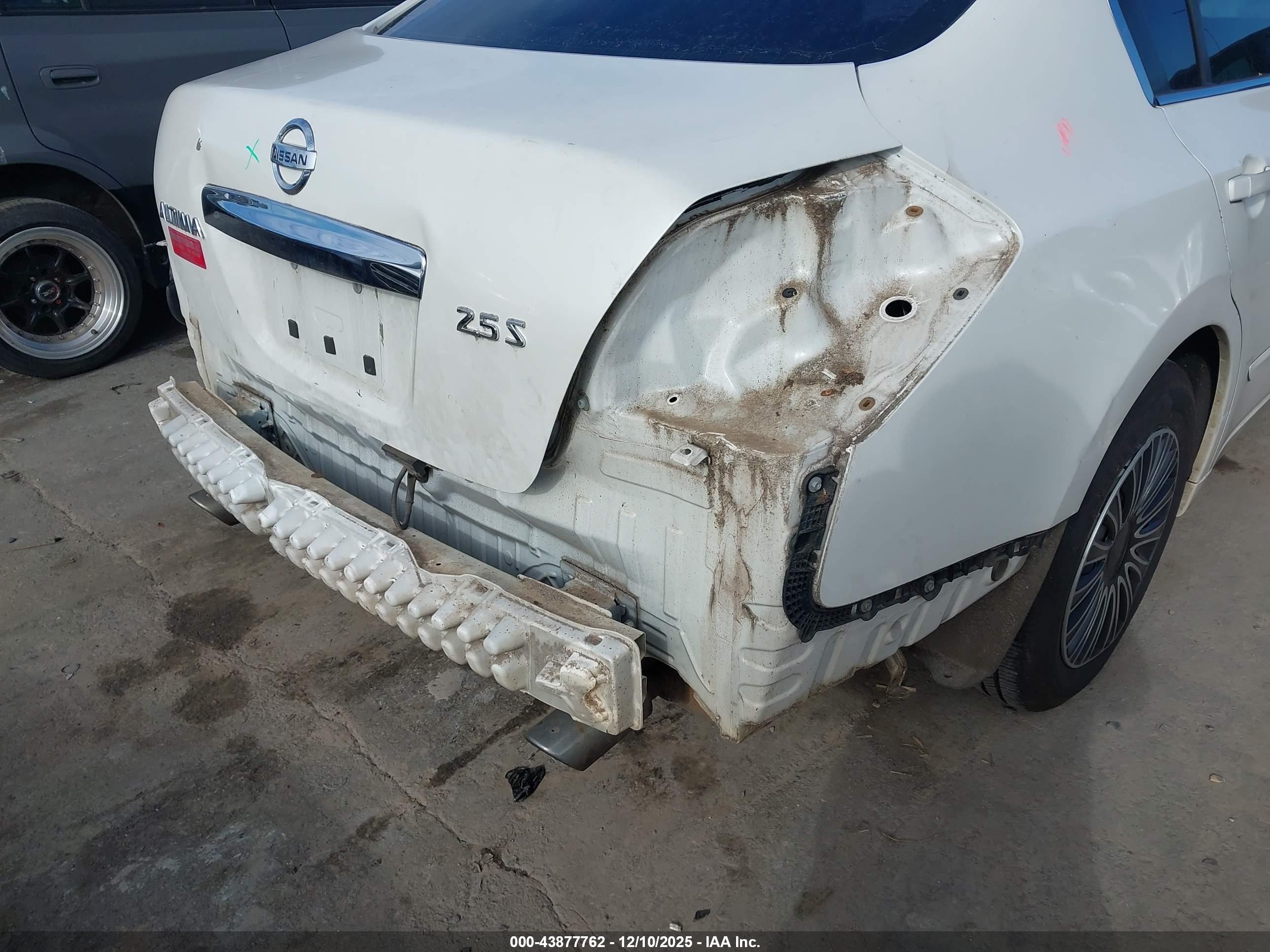 NISSAN ALTIMA image 6