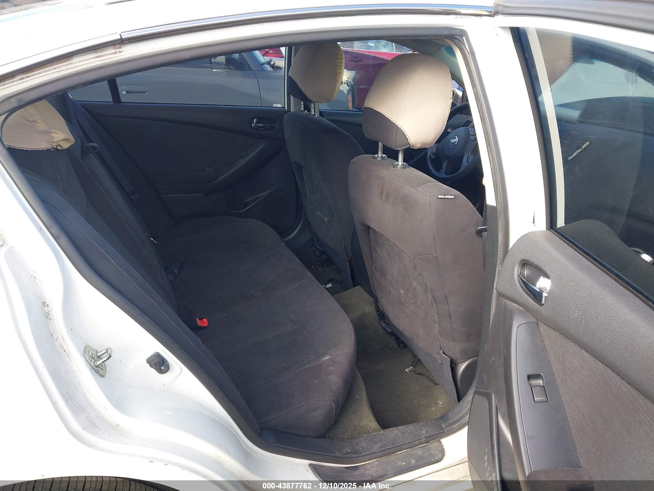 NISSAN ALTIMA image 8
