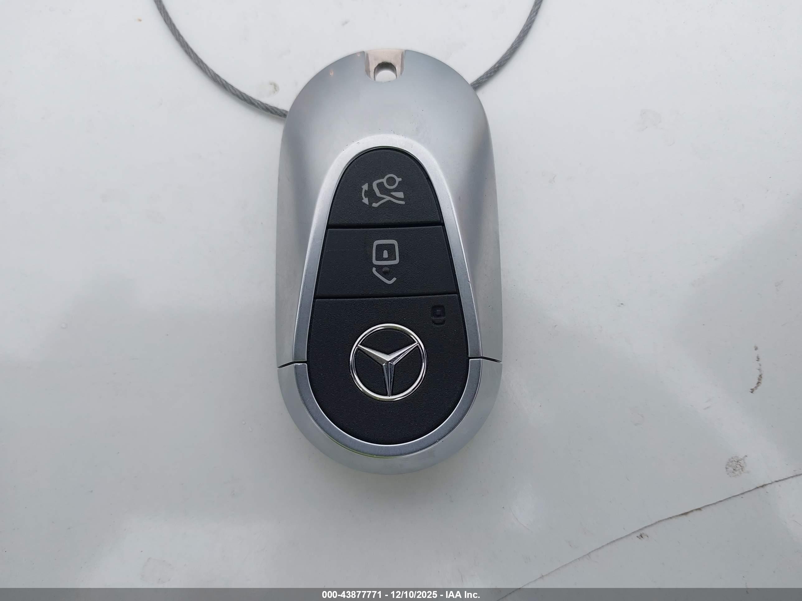MERCEDES-BENZ C image 11