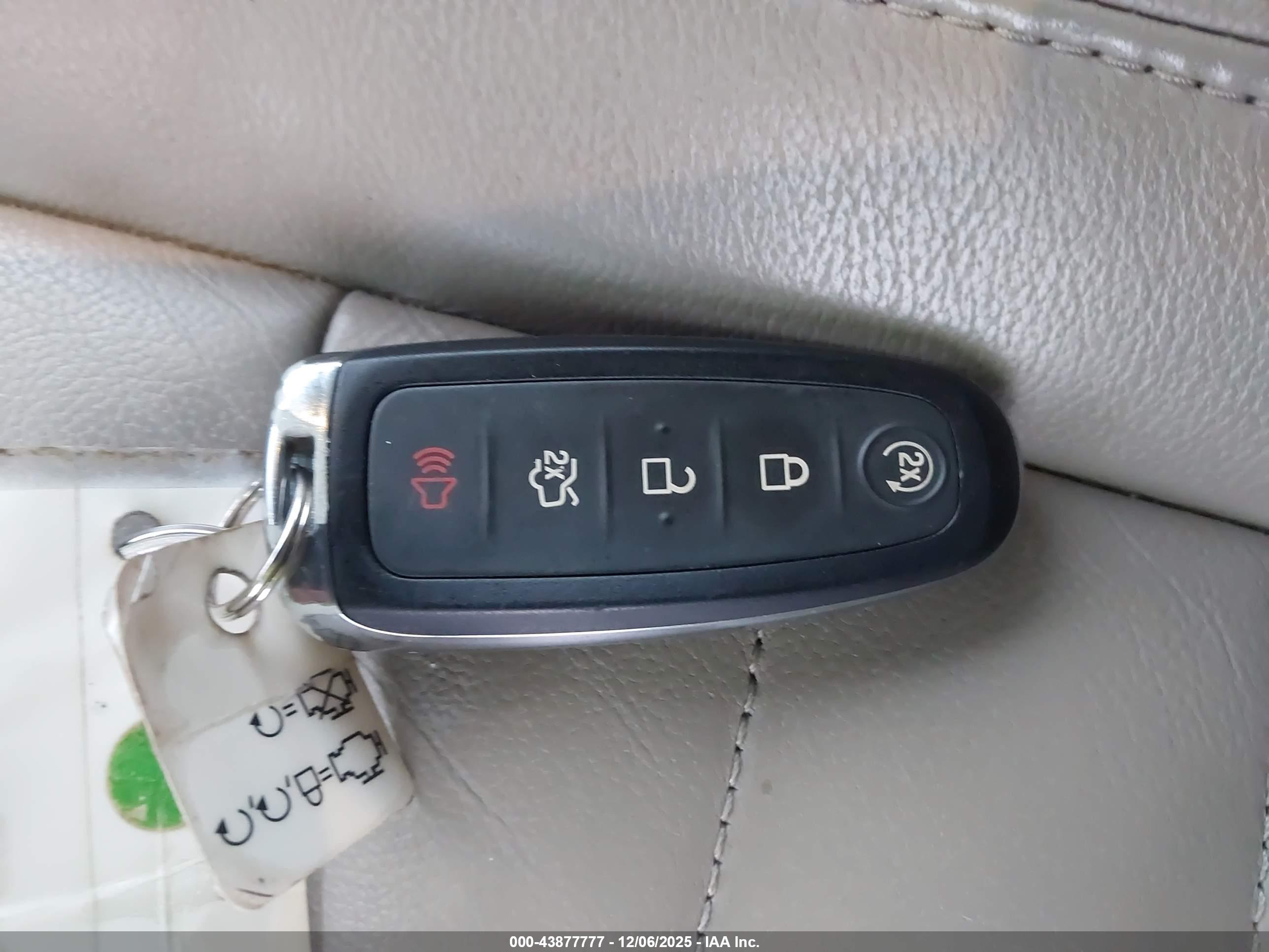 FORD ESCAPE image 11