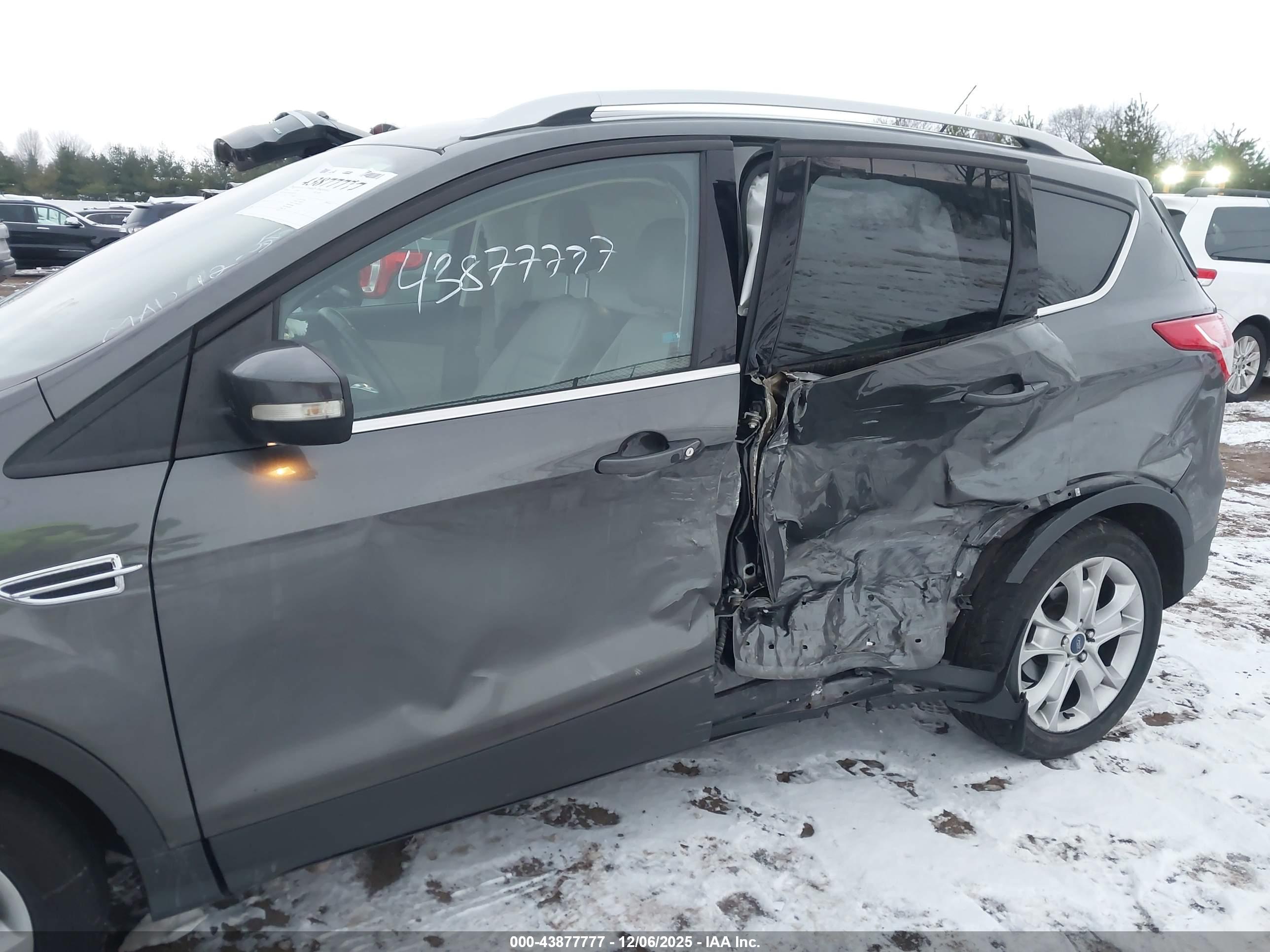 FORD ESCAPE image 6