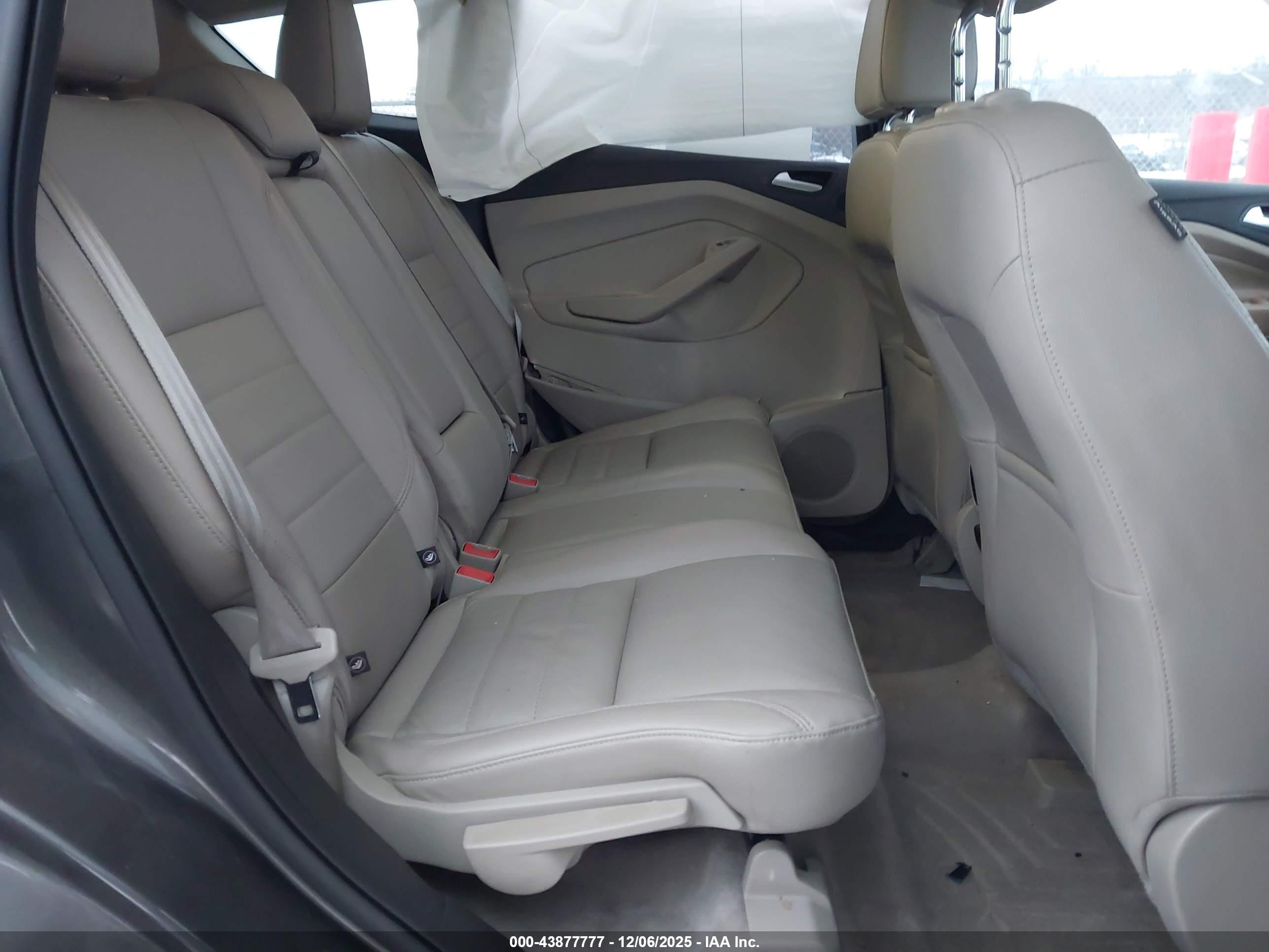 FORD ESCAPE image 8