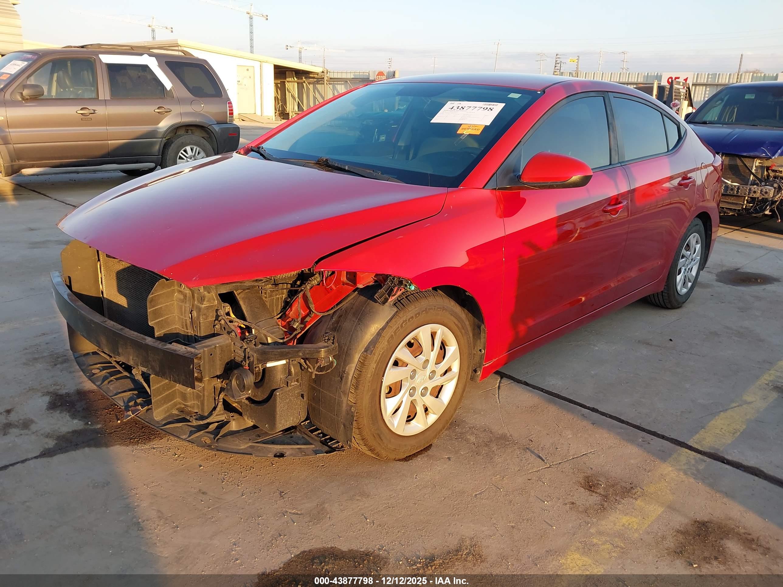 HYUNDAI ELANTRA image 2