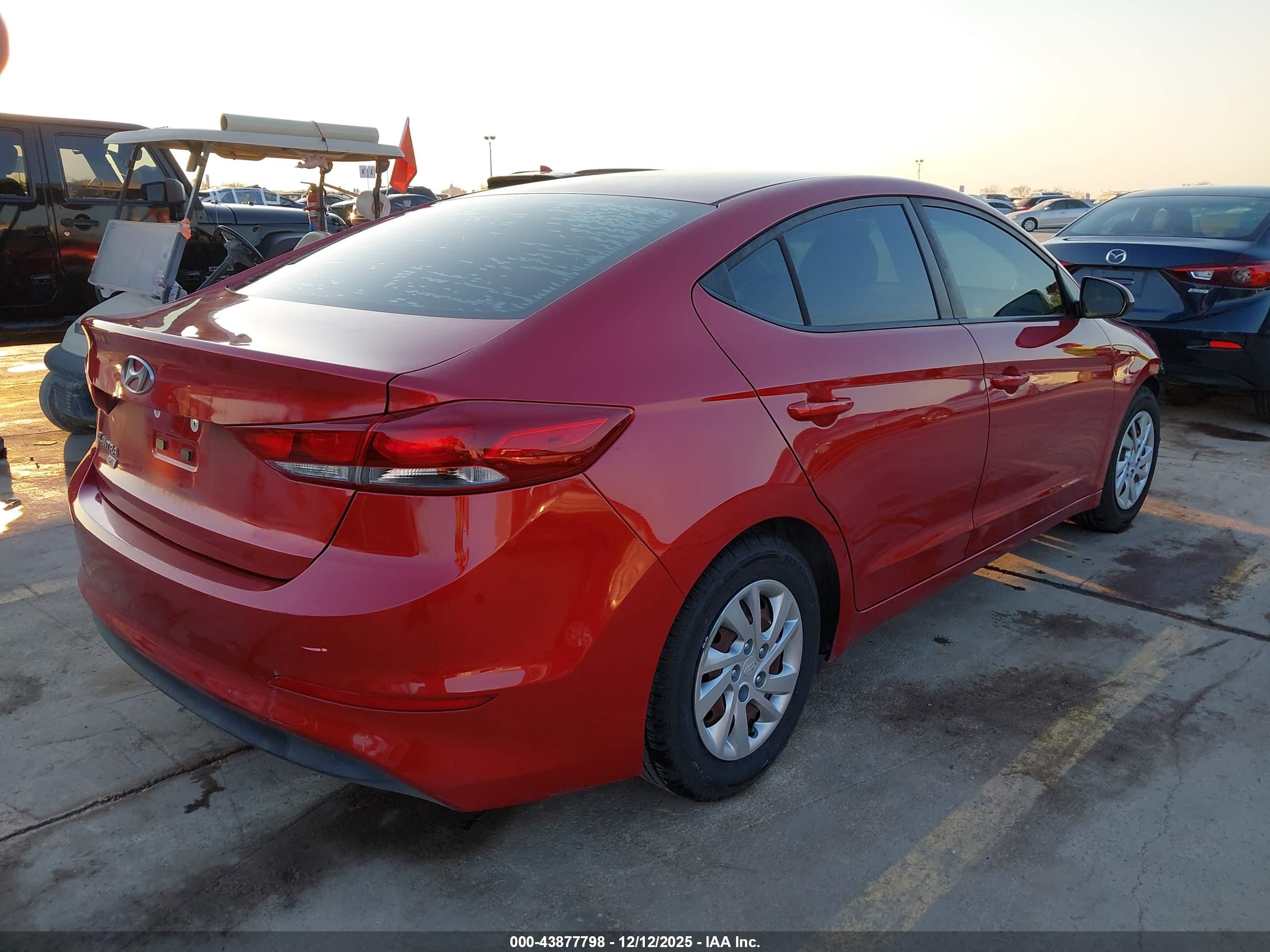 HYUNDAI ELANTRA image 4