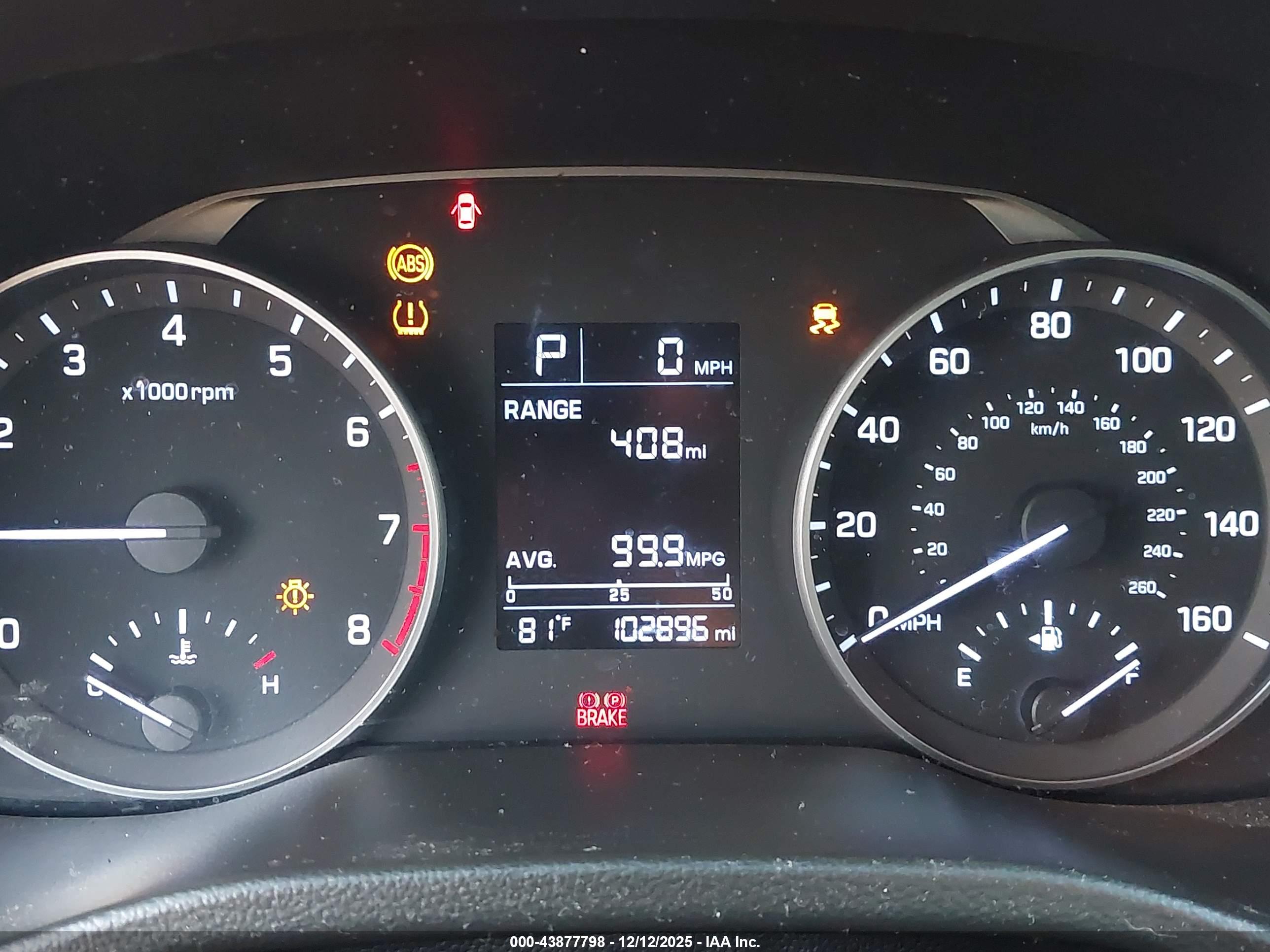 HYUNDAI ELANTRA image 7