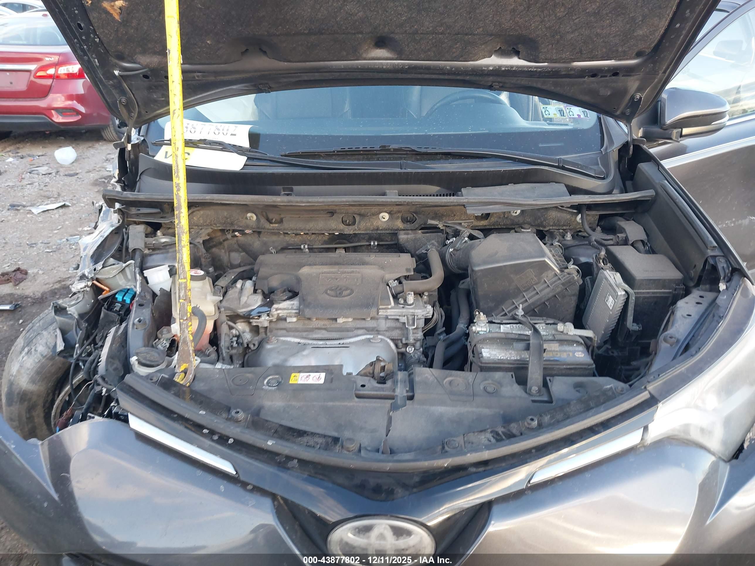 TOYOTA RAV4 image 10