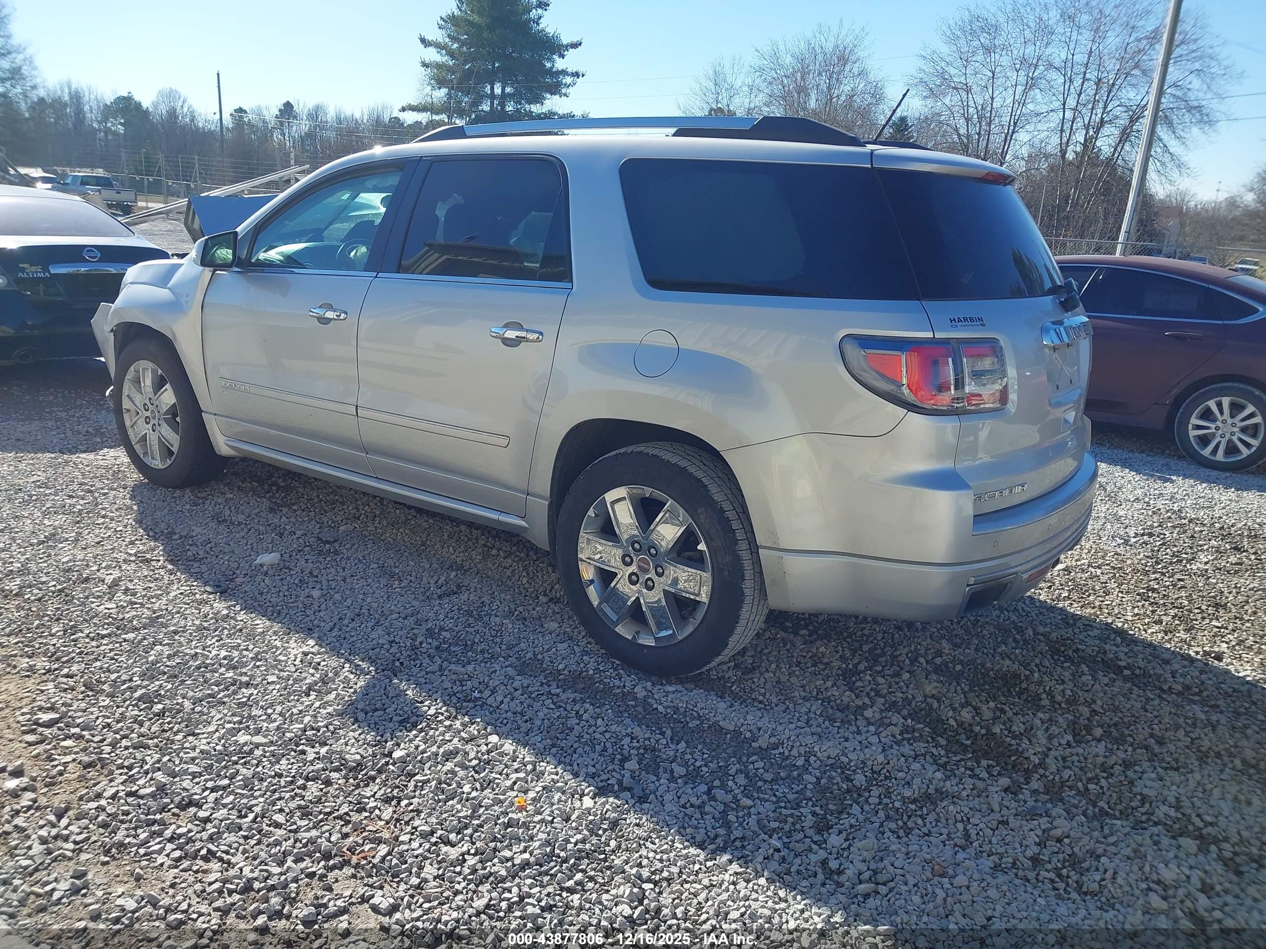 GMC ACADIA image 3