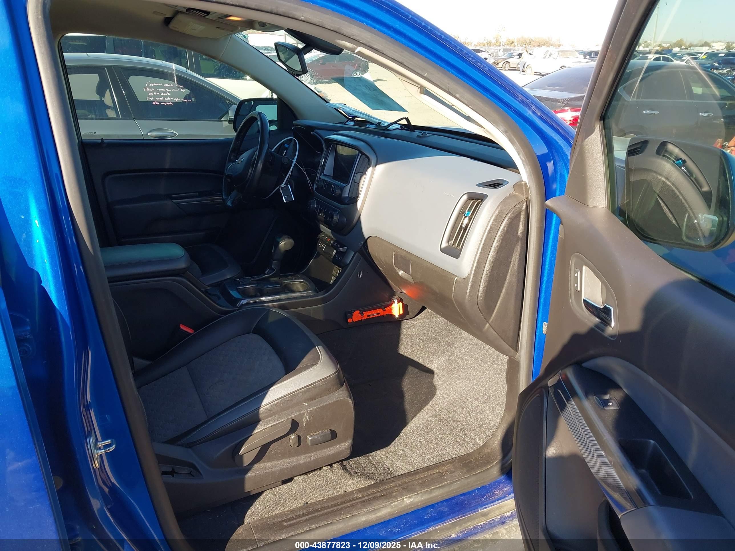 CHEVROLET COLORADO image 5
