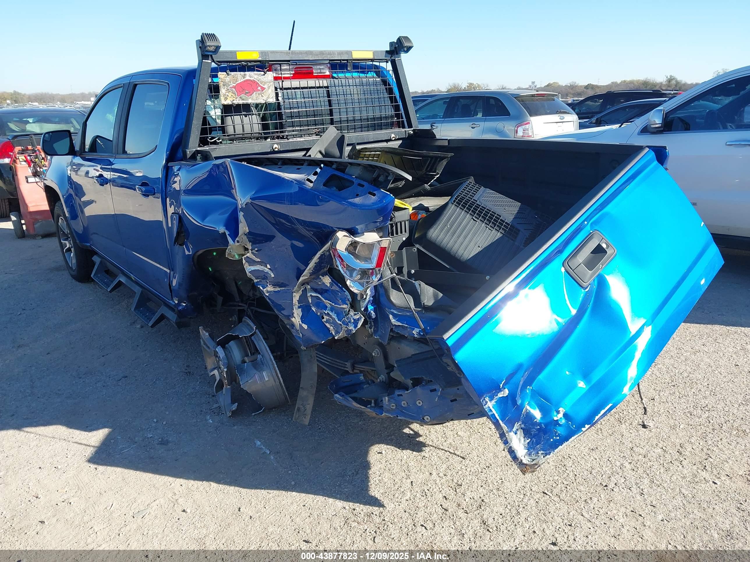 CHEVROLET COLORADO image 6