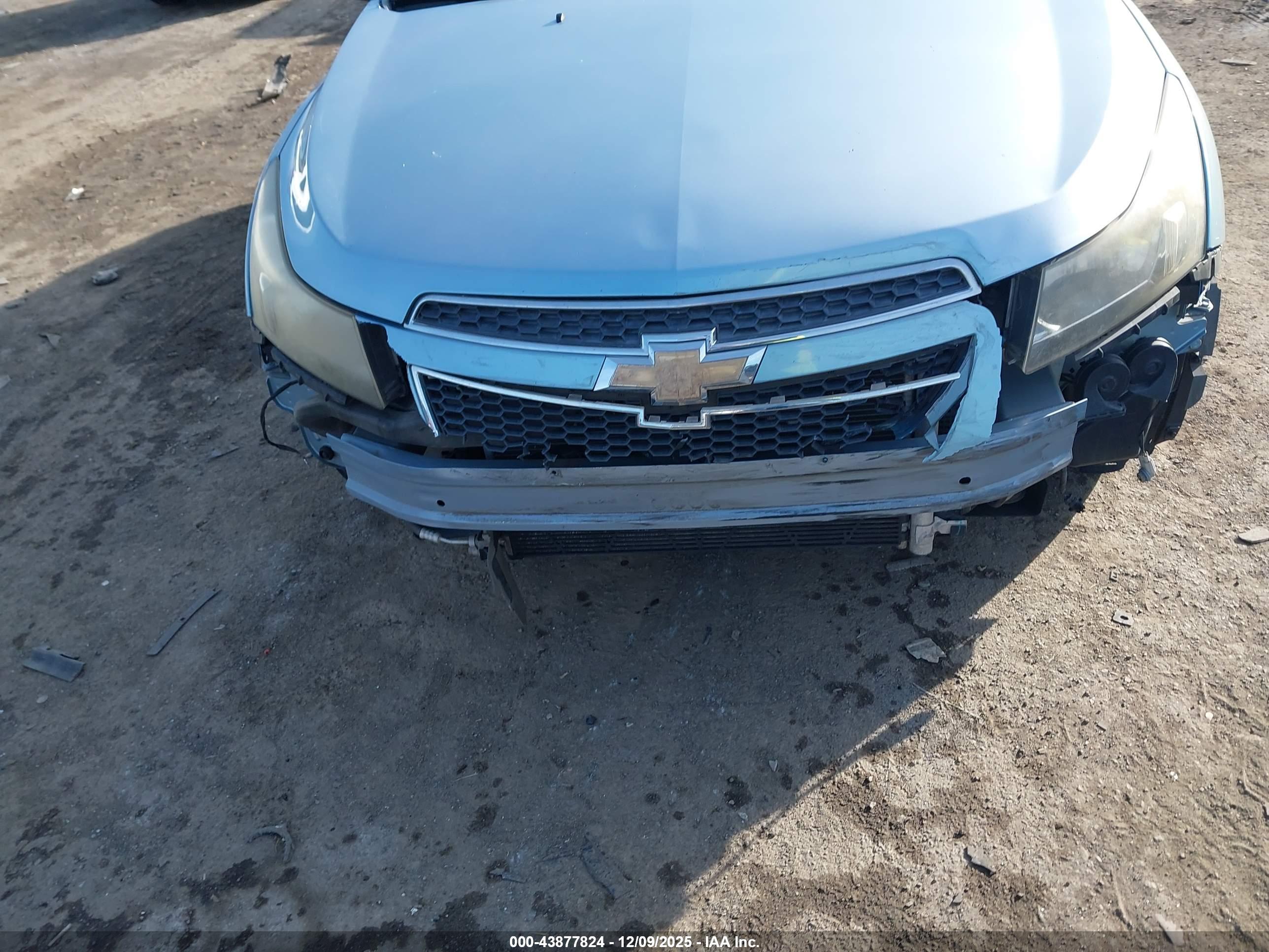 CHEVROLET CRUZE image 6