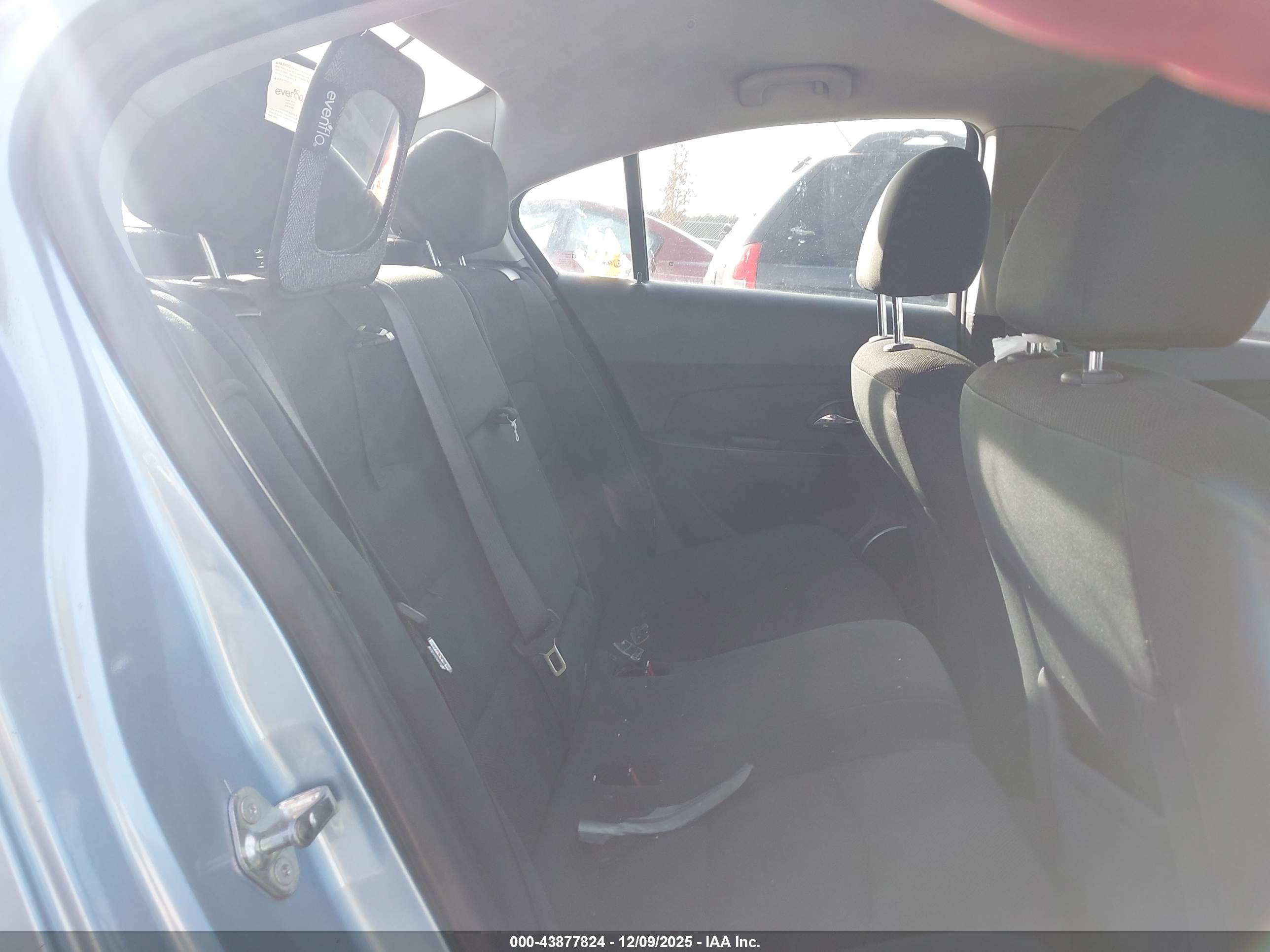 CHEVROLET CRUZE image 8