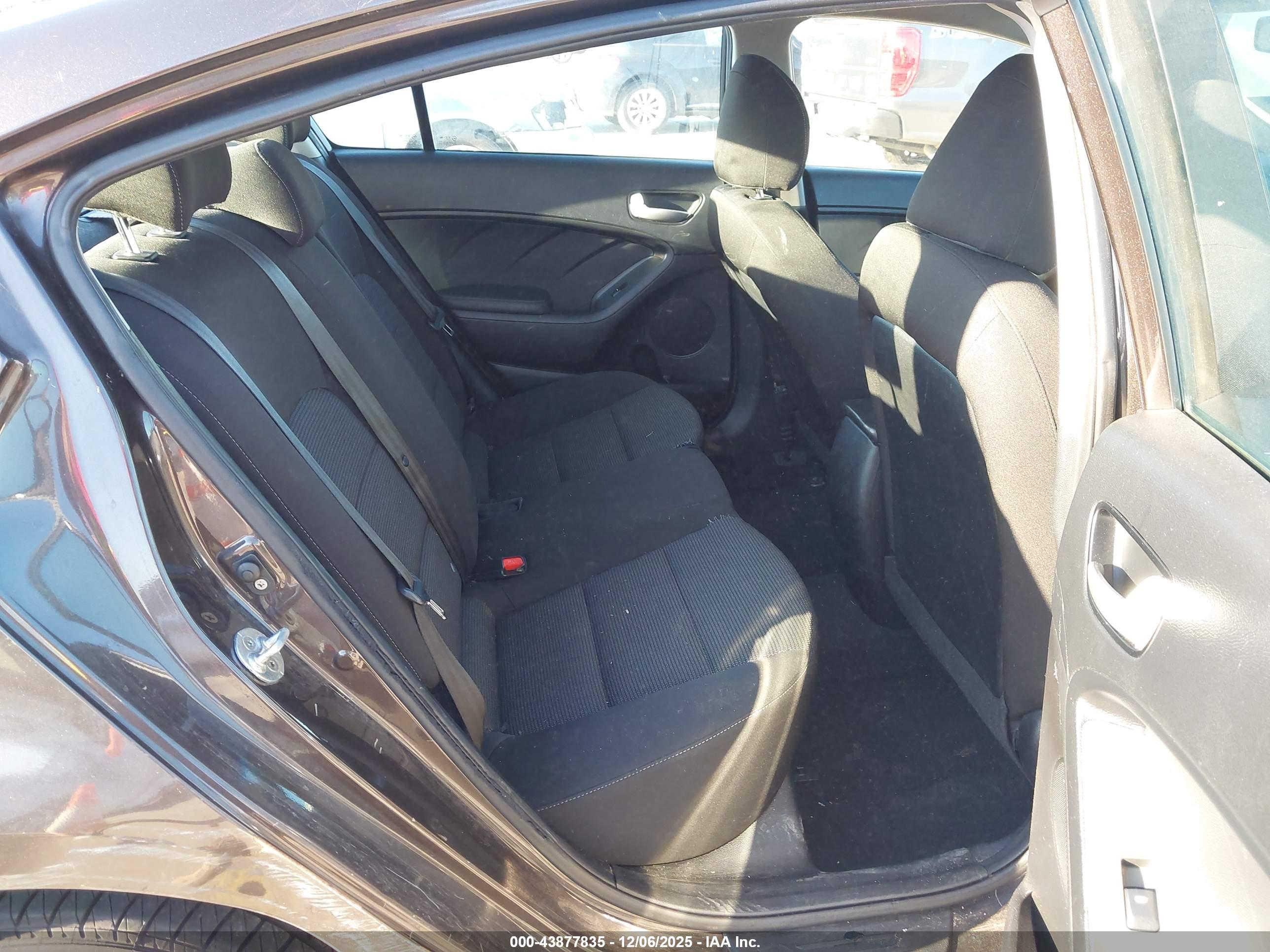 KIA FORTE image 8