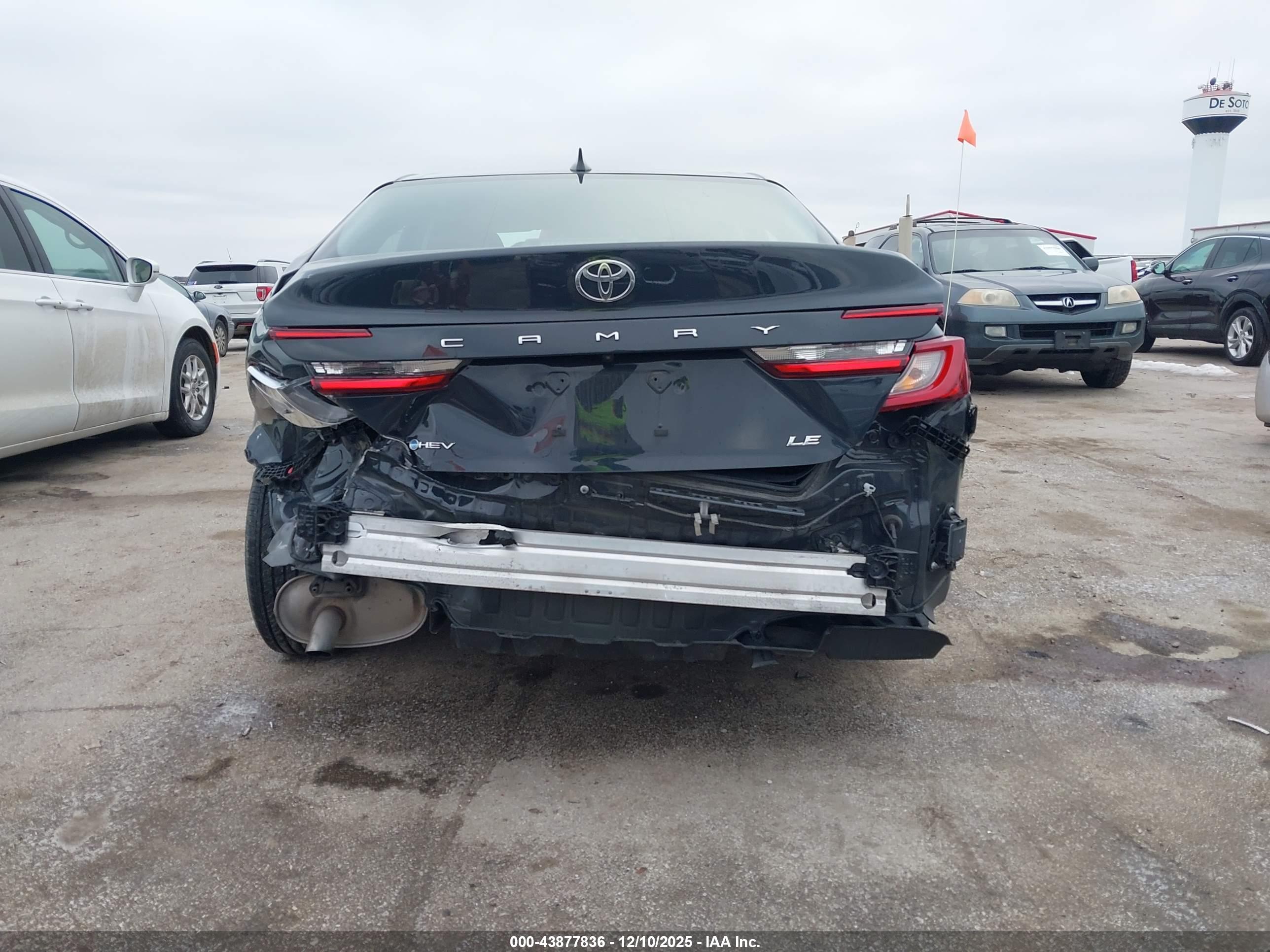 TOYOTA CAMRY image 6