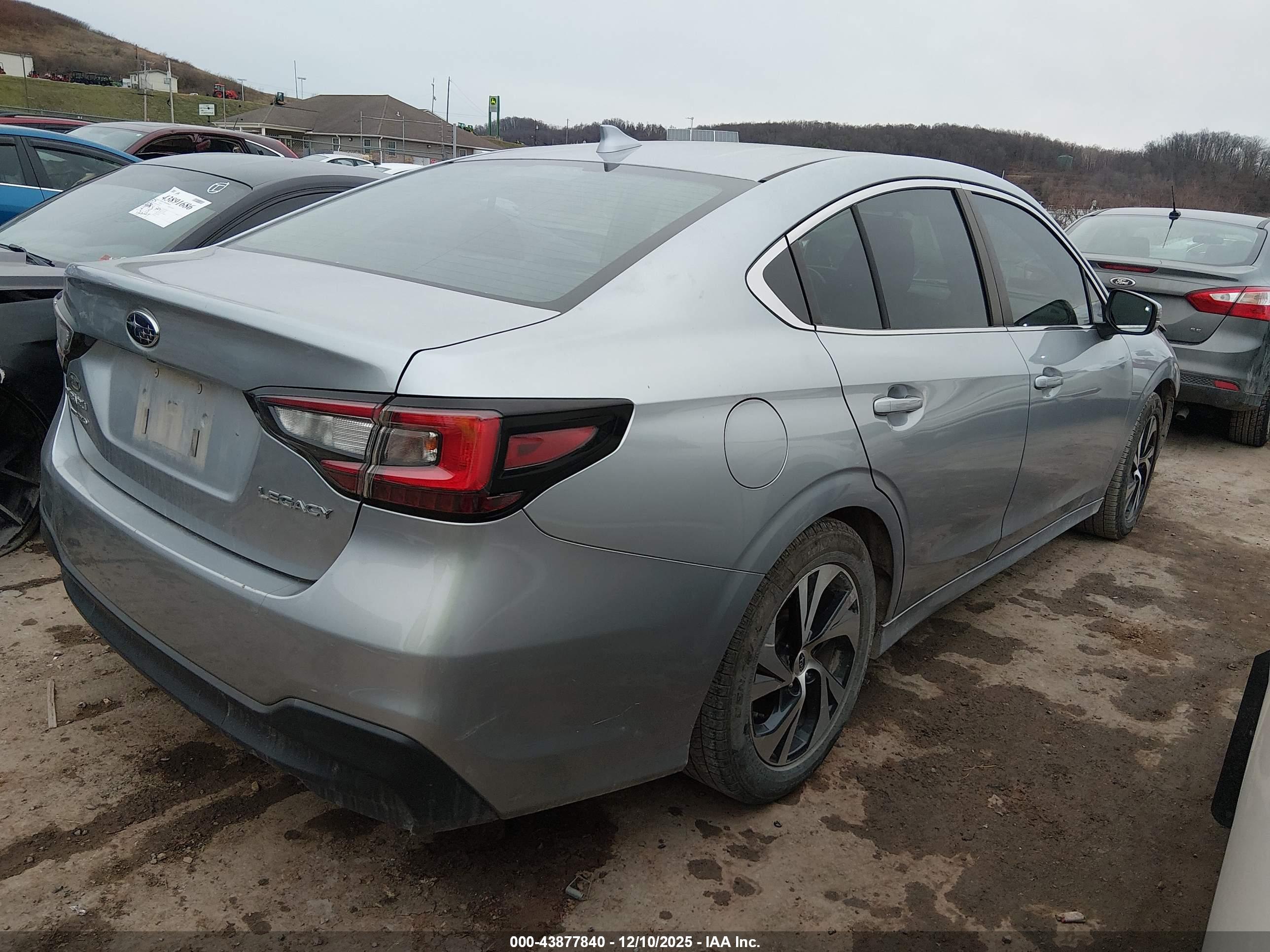 SUBARU LEGACY image 4