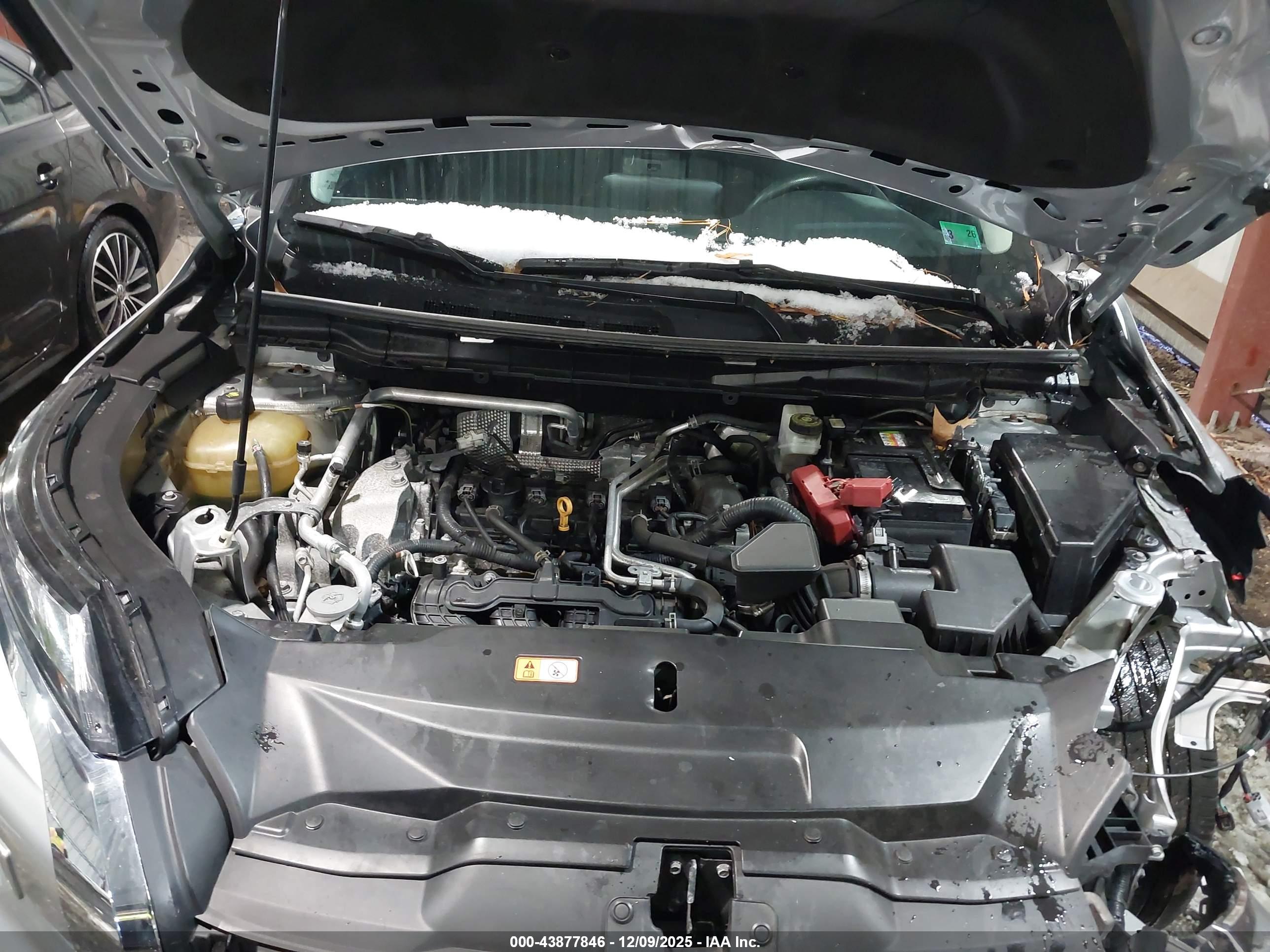 MITSUBISHI OUTLANDER image 10