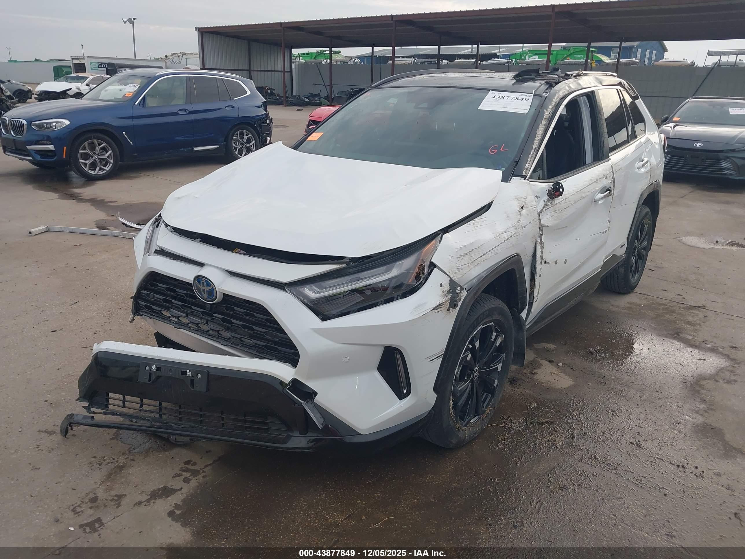 TOYOTA RAV4 image 6