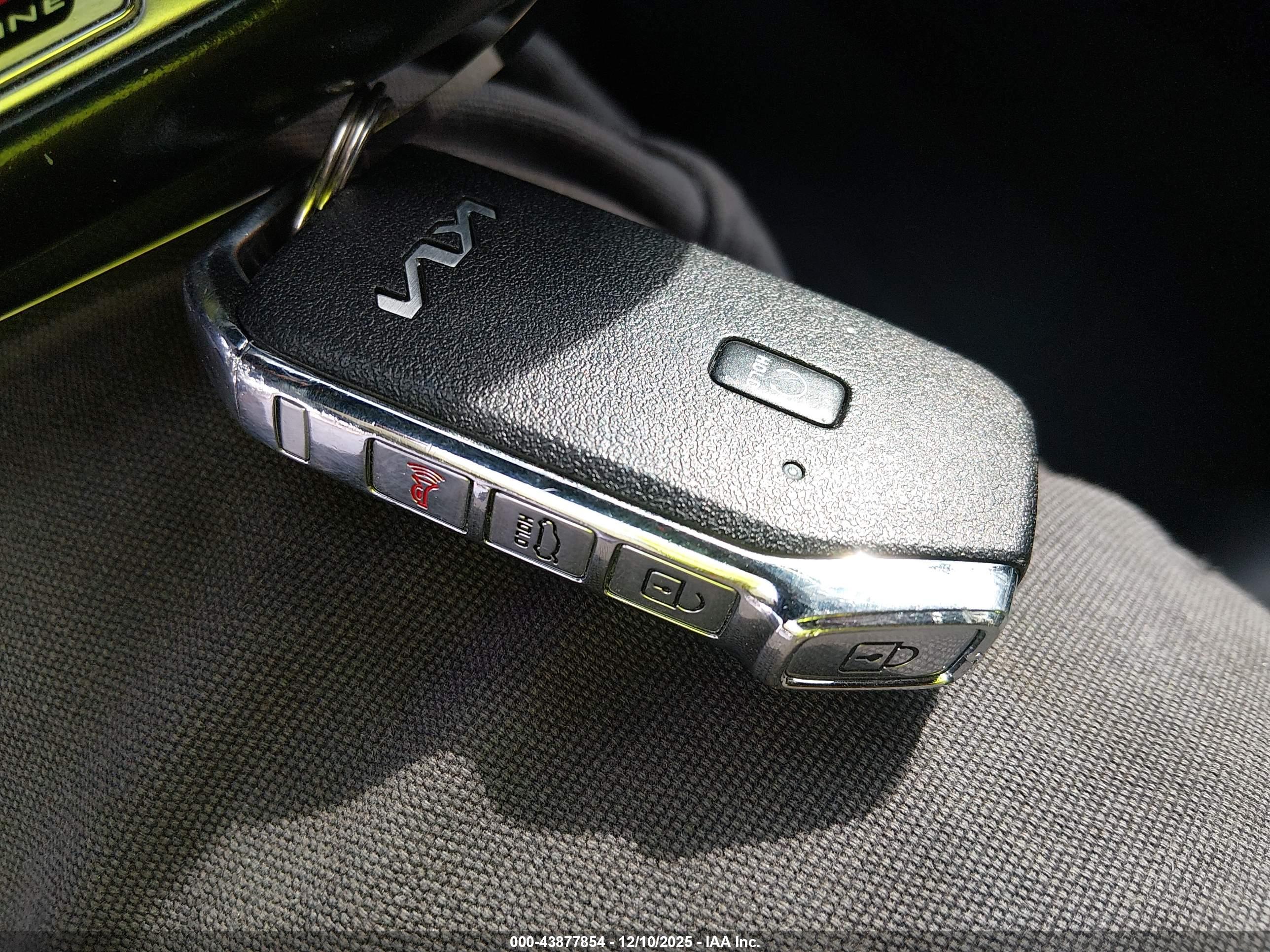 KIA K5 image 11