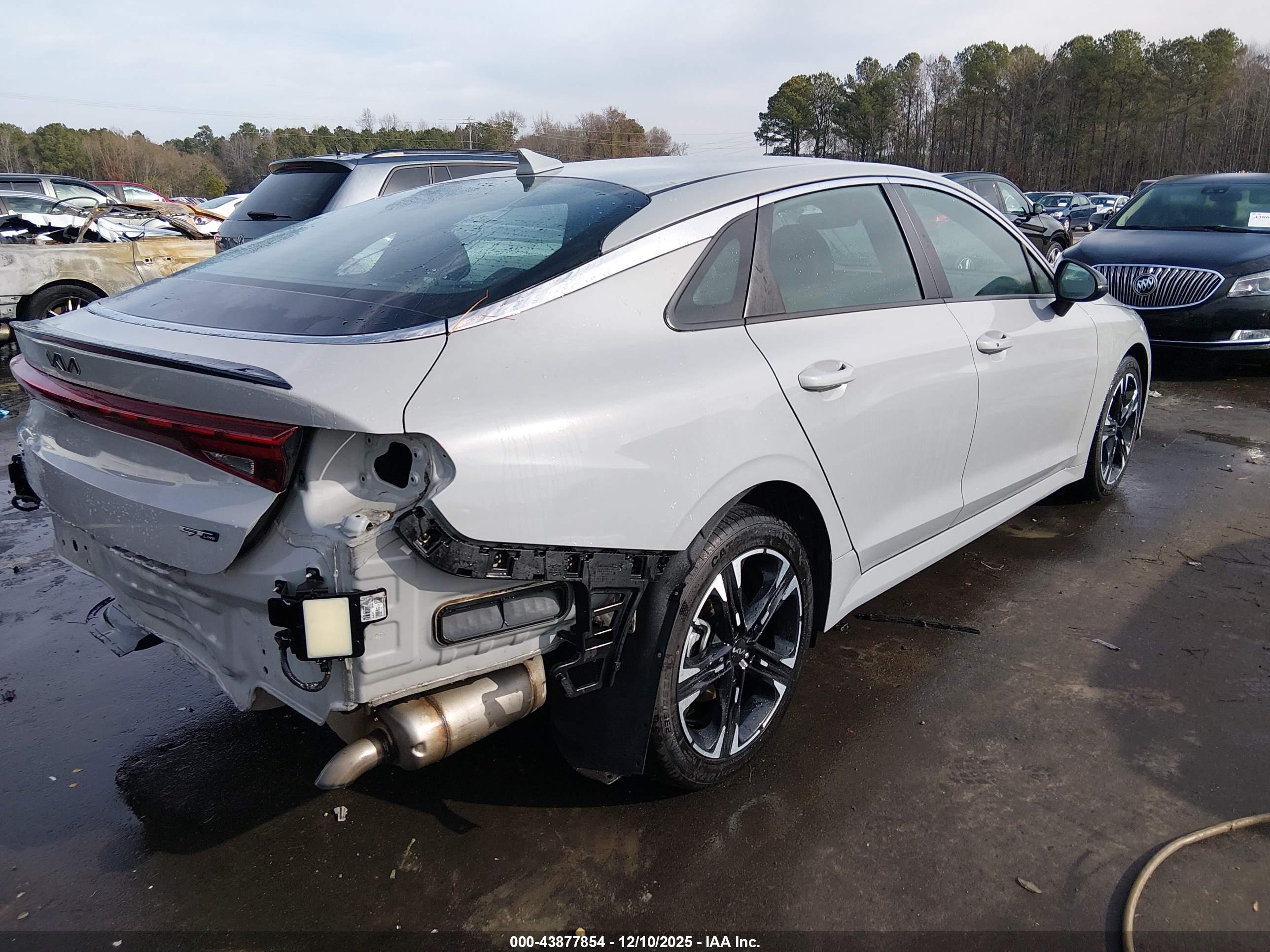 KIA K5 image 4