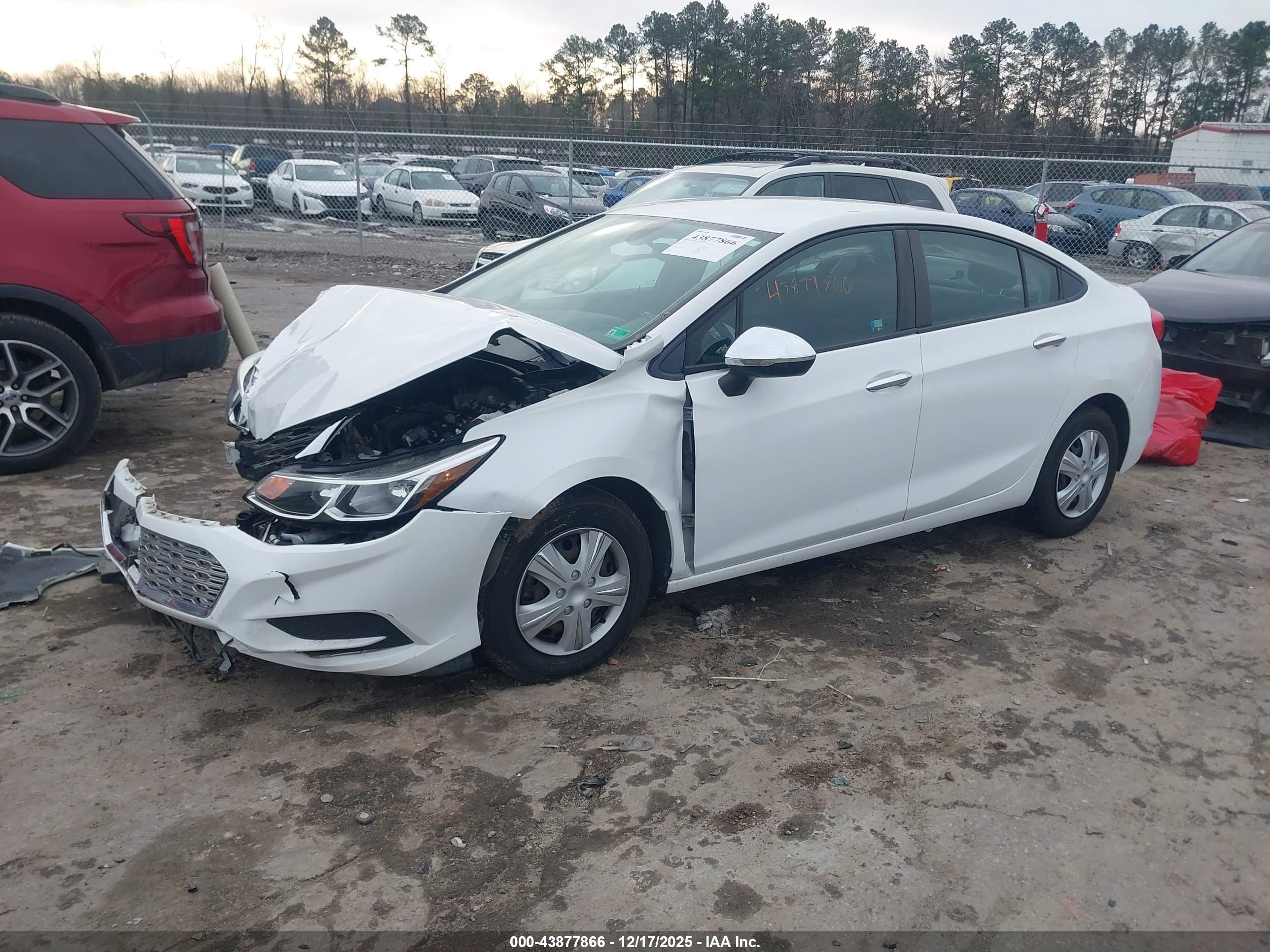 CHEVROLET CRUZE image 2
