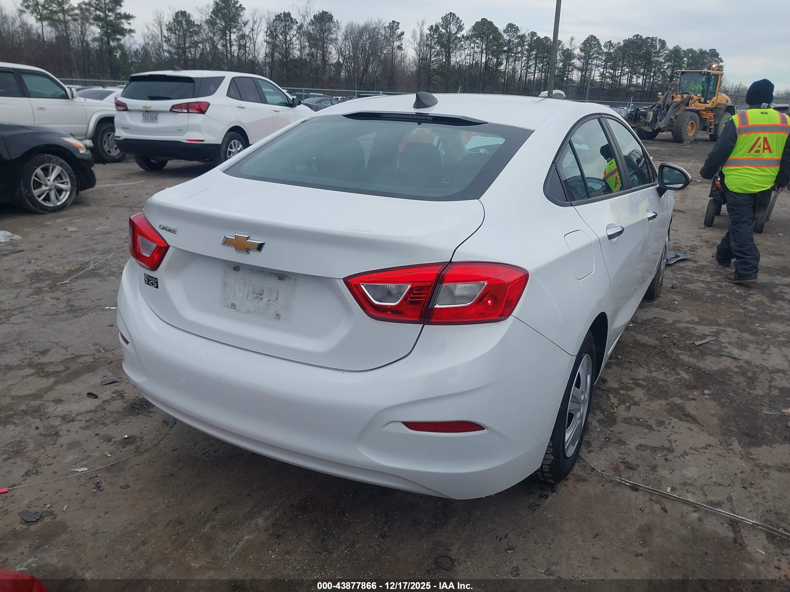 CHEVROLET CRUZE image 4
