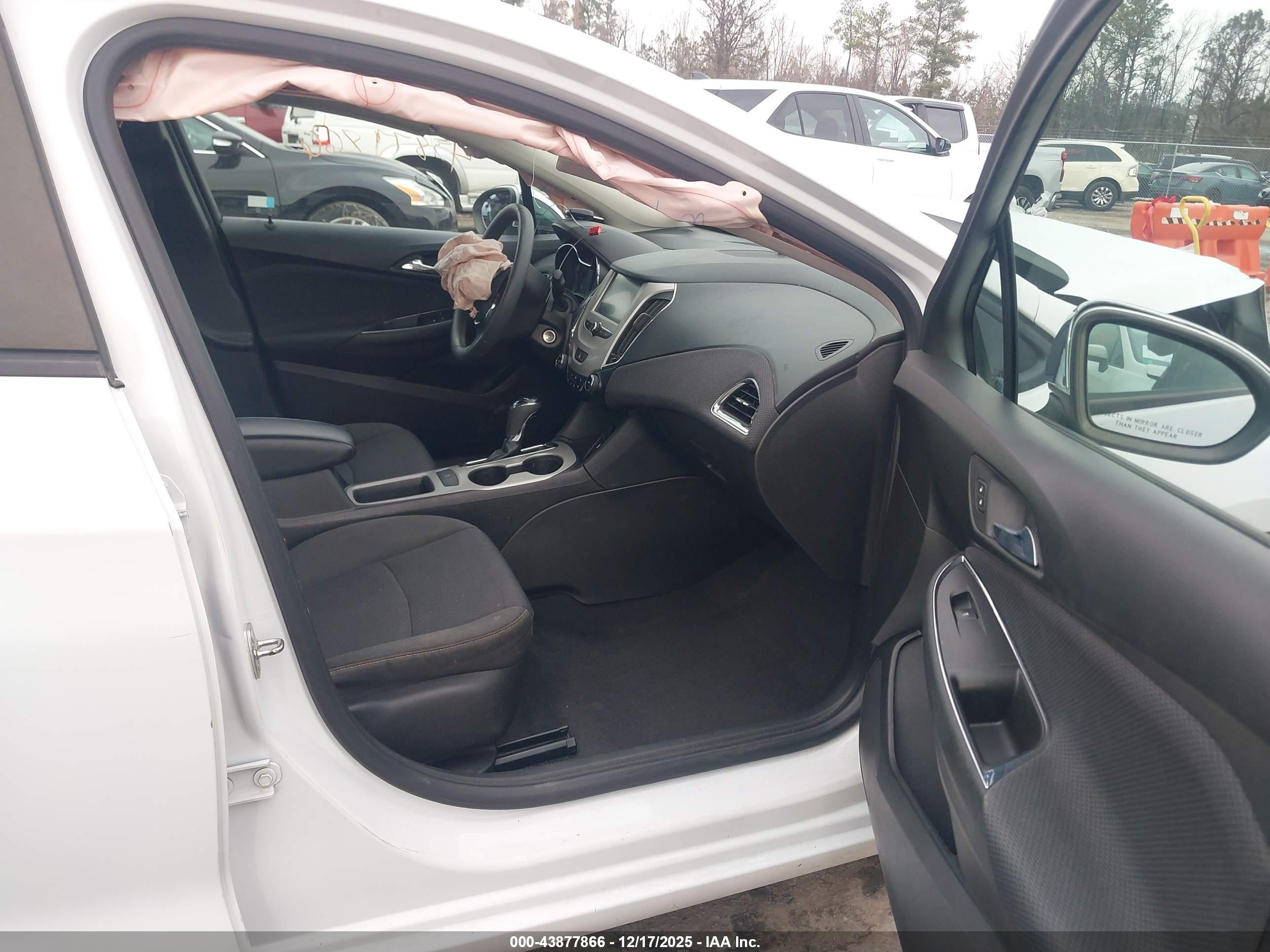 CHEVROLET CRUZE image 5