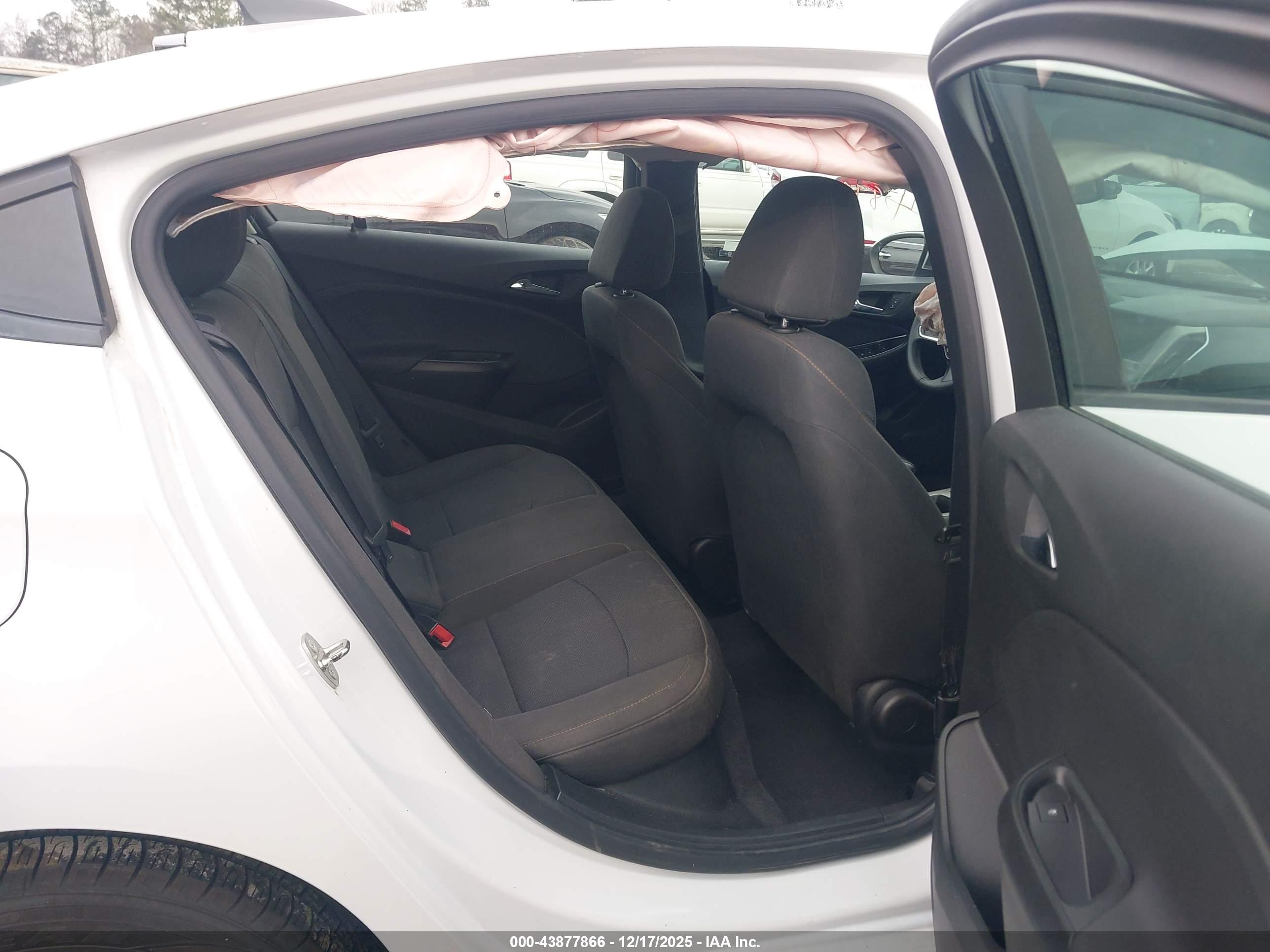 CHEVROLET CRUZE image 8