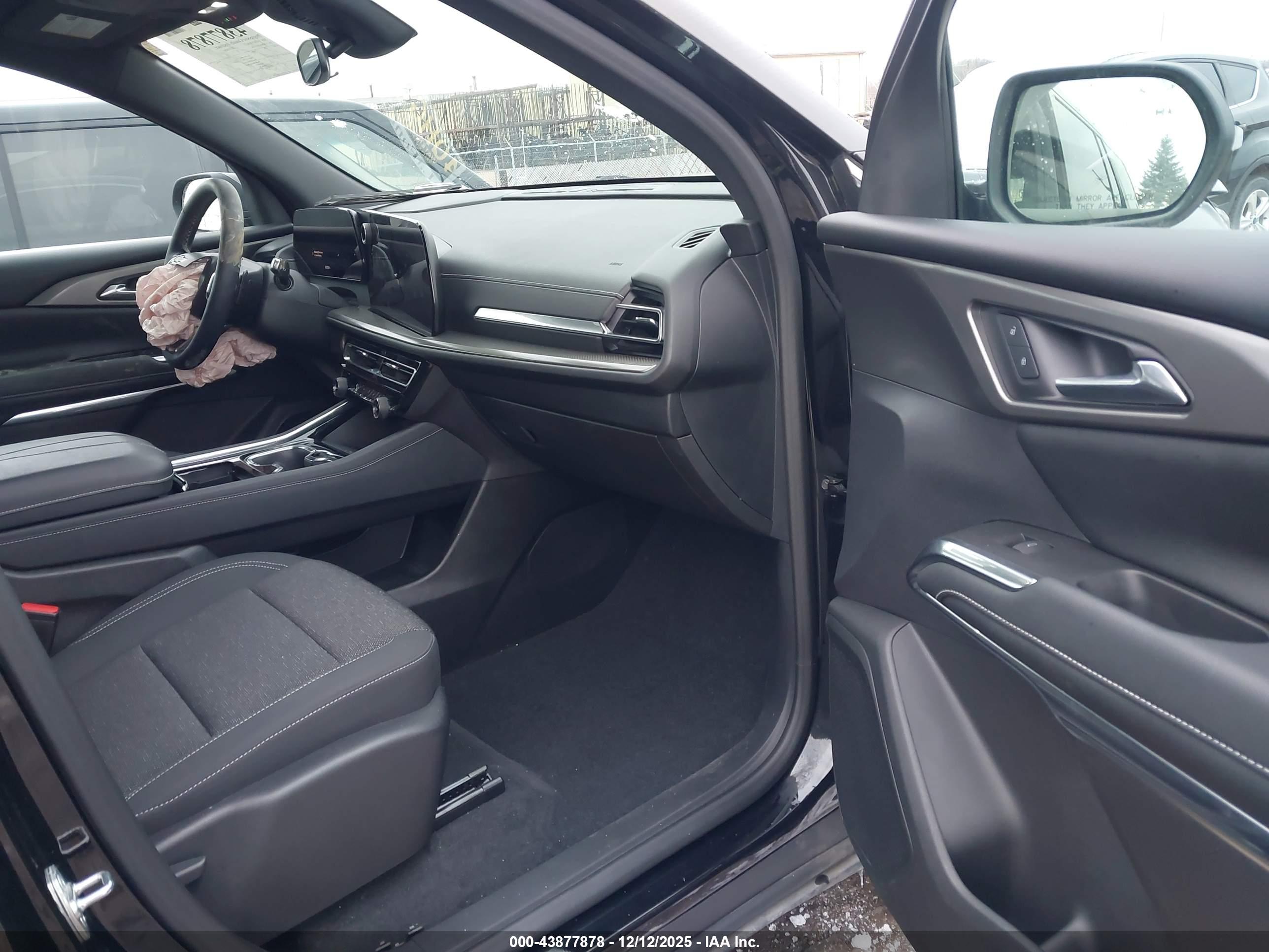 CHEVROLET TRAVERSE image 5