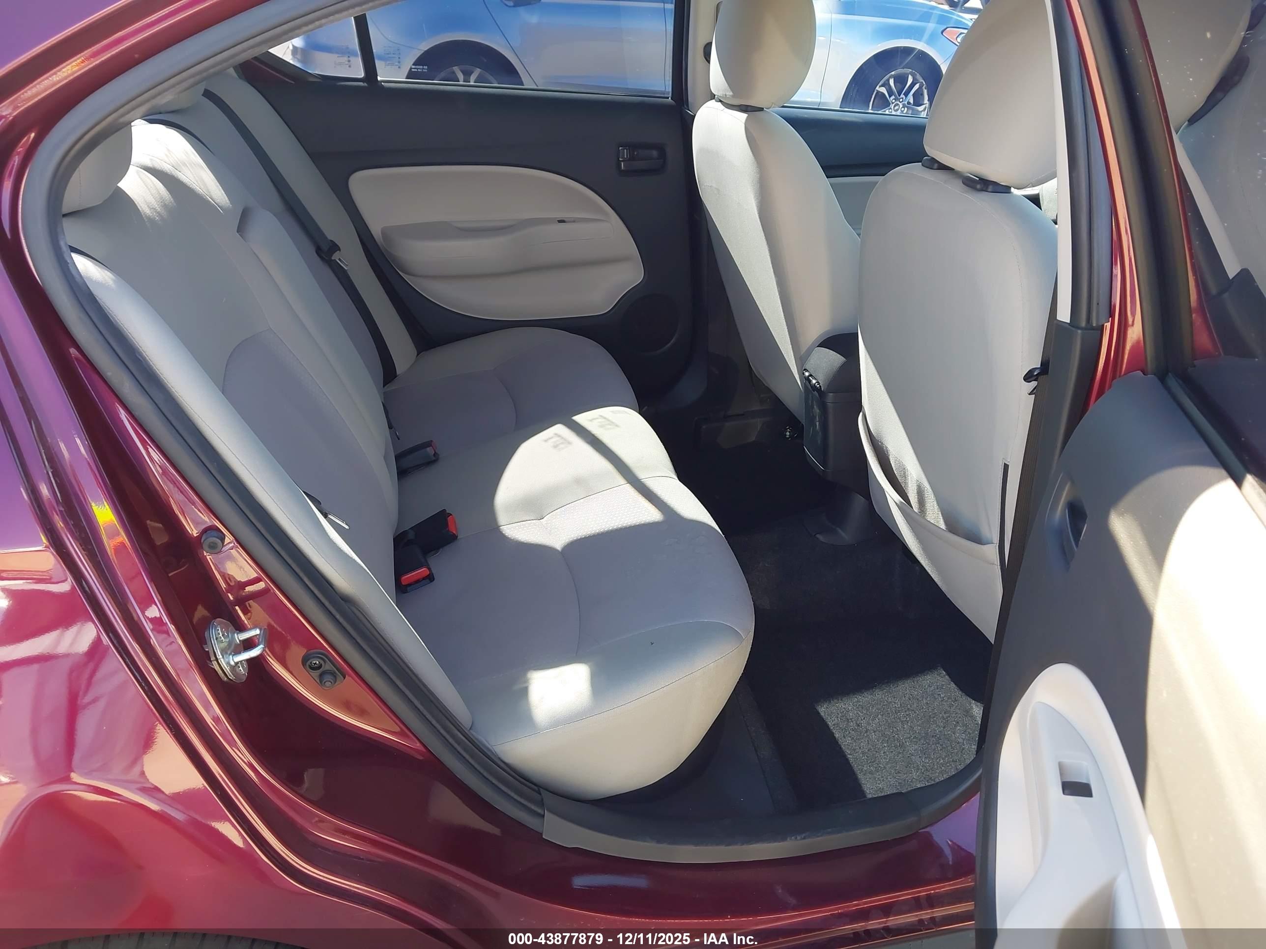 MITSUBISHI MIRAGE image 8