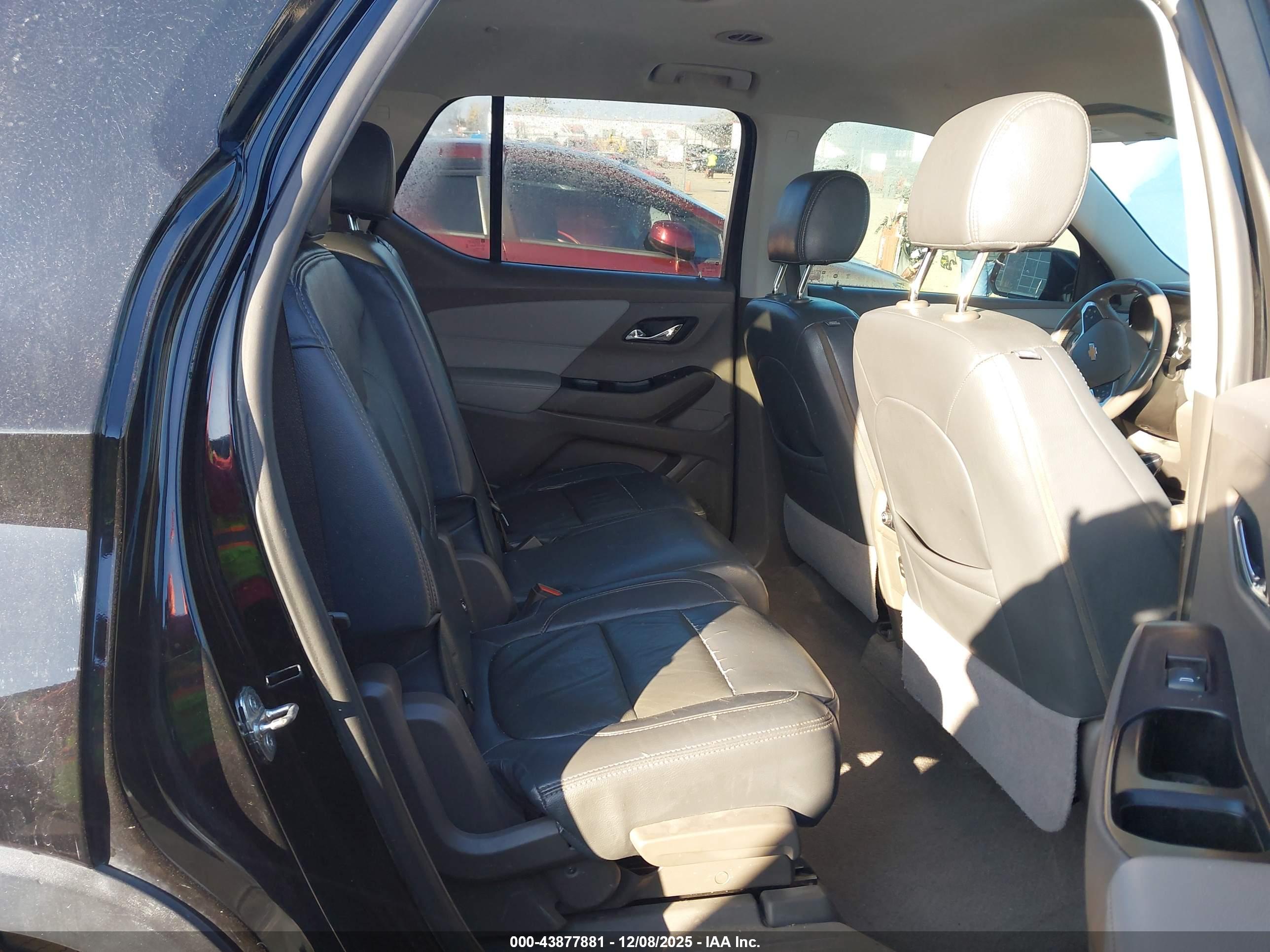 CHEVROLET TRAVERSE image 8