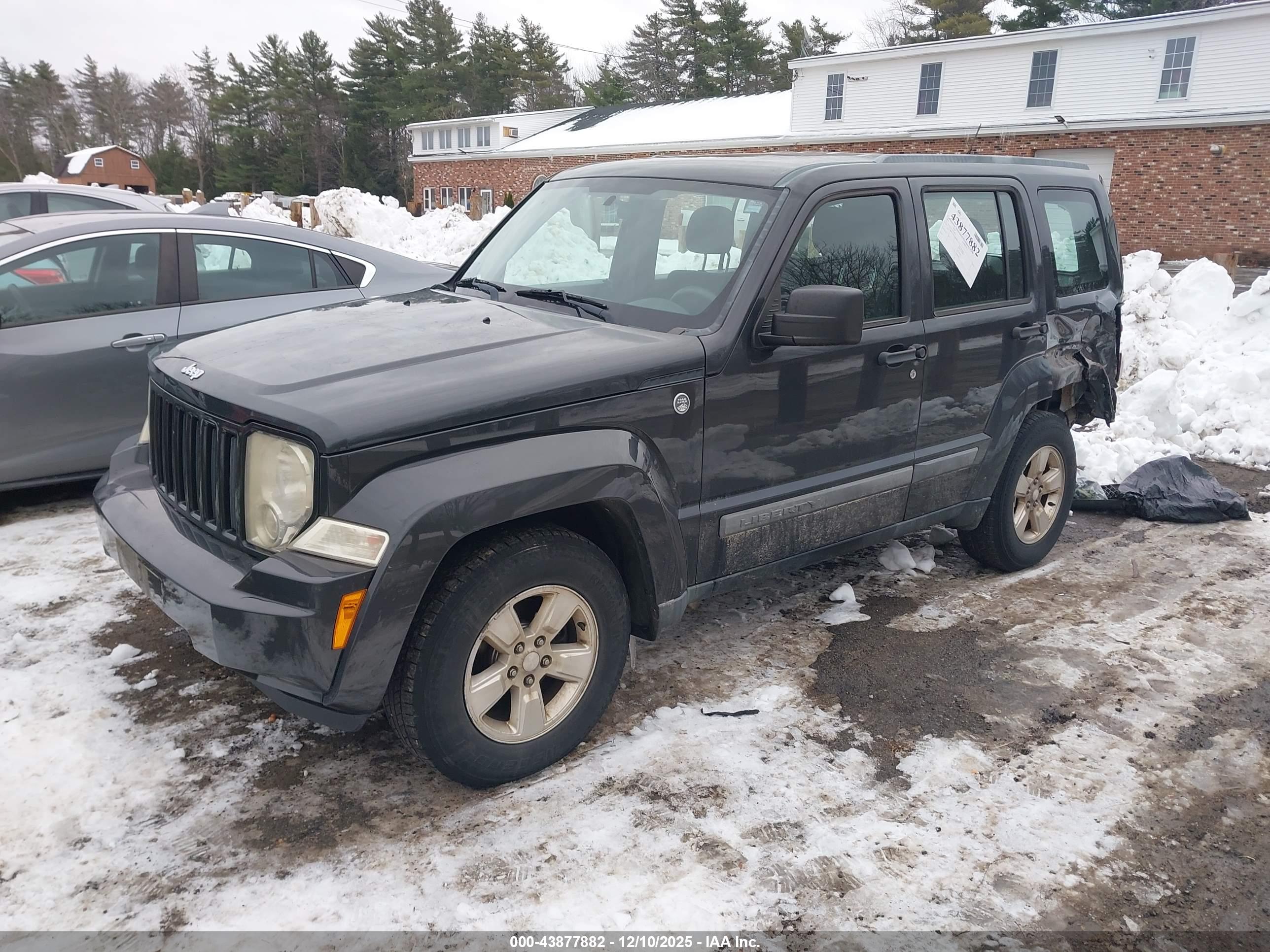 JEEP LIBERTY image 2