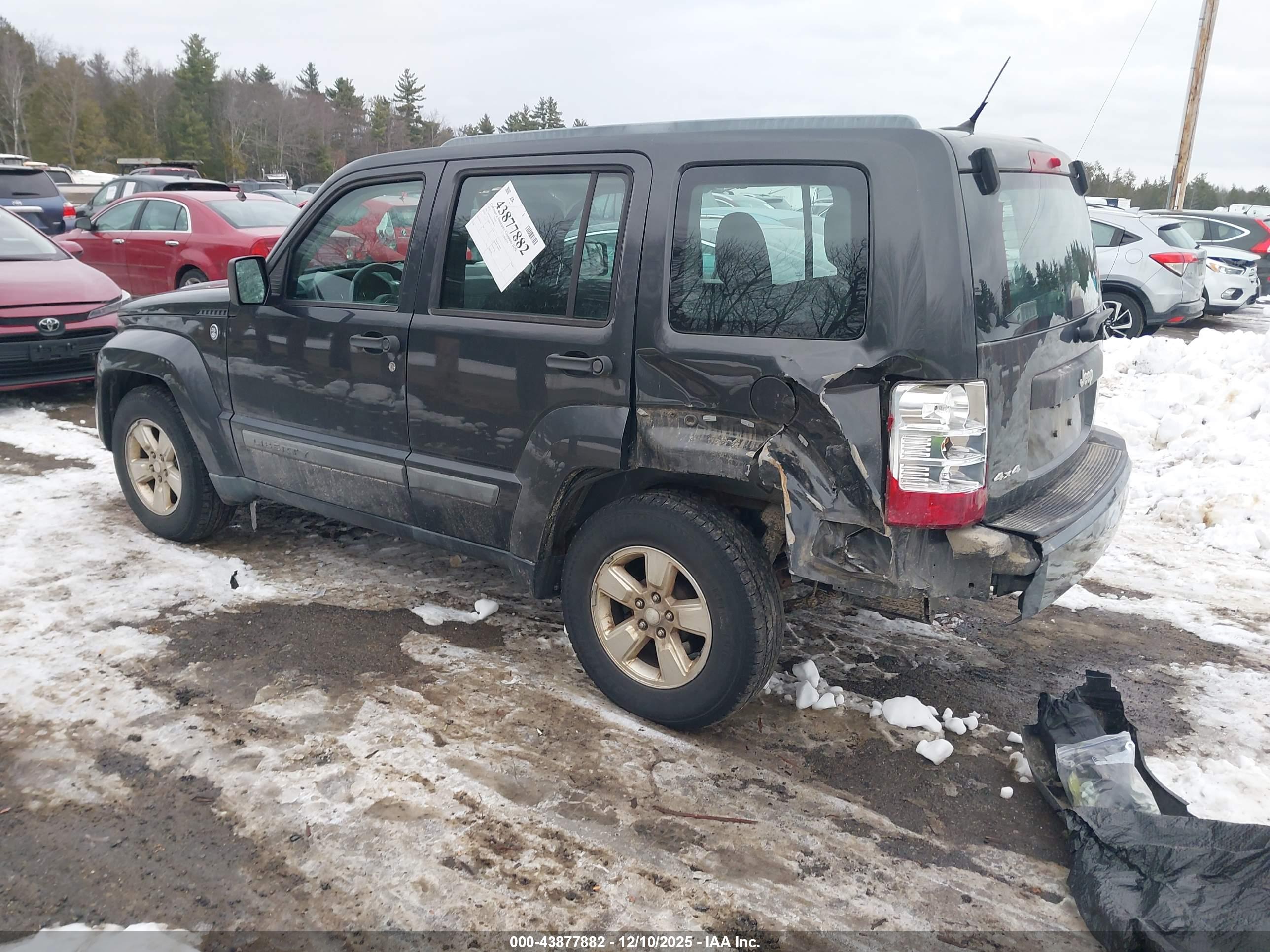 JEEP LIBERTY image 3