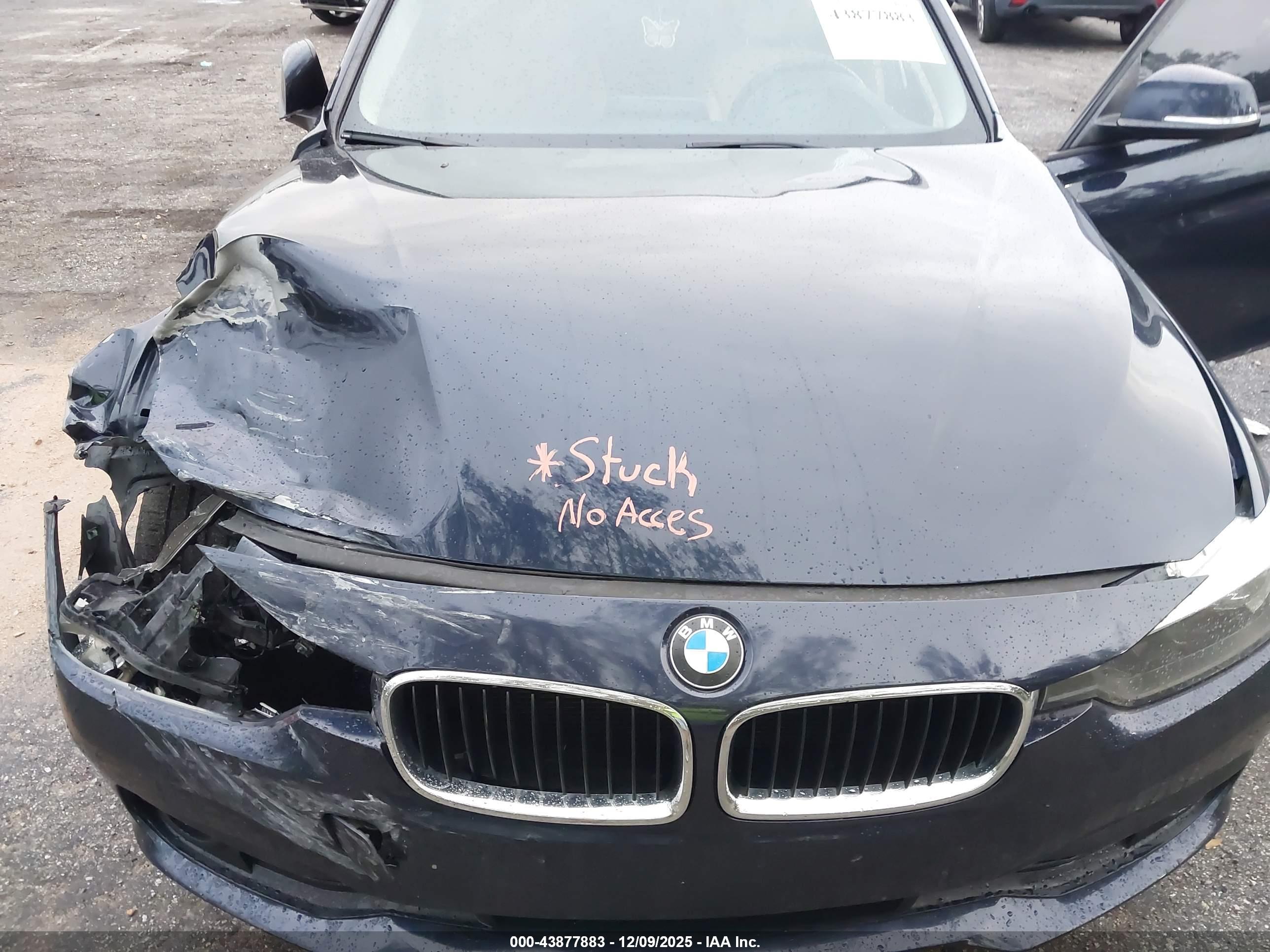 BMW 320I image 10