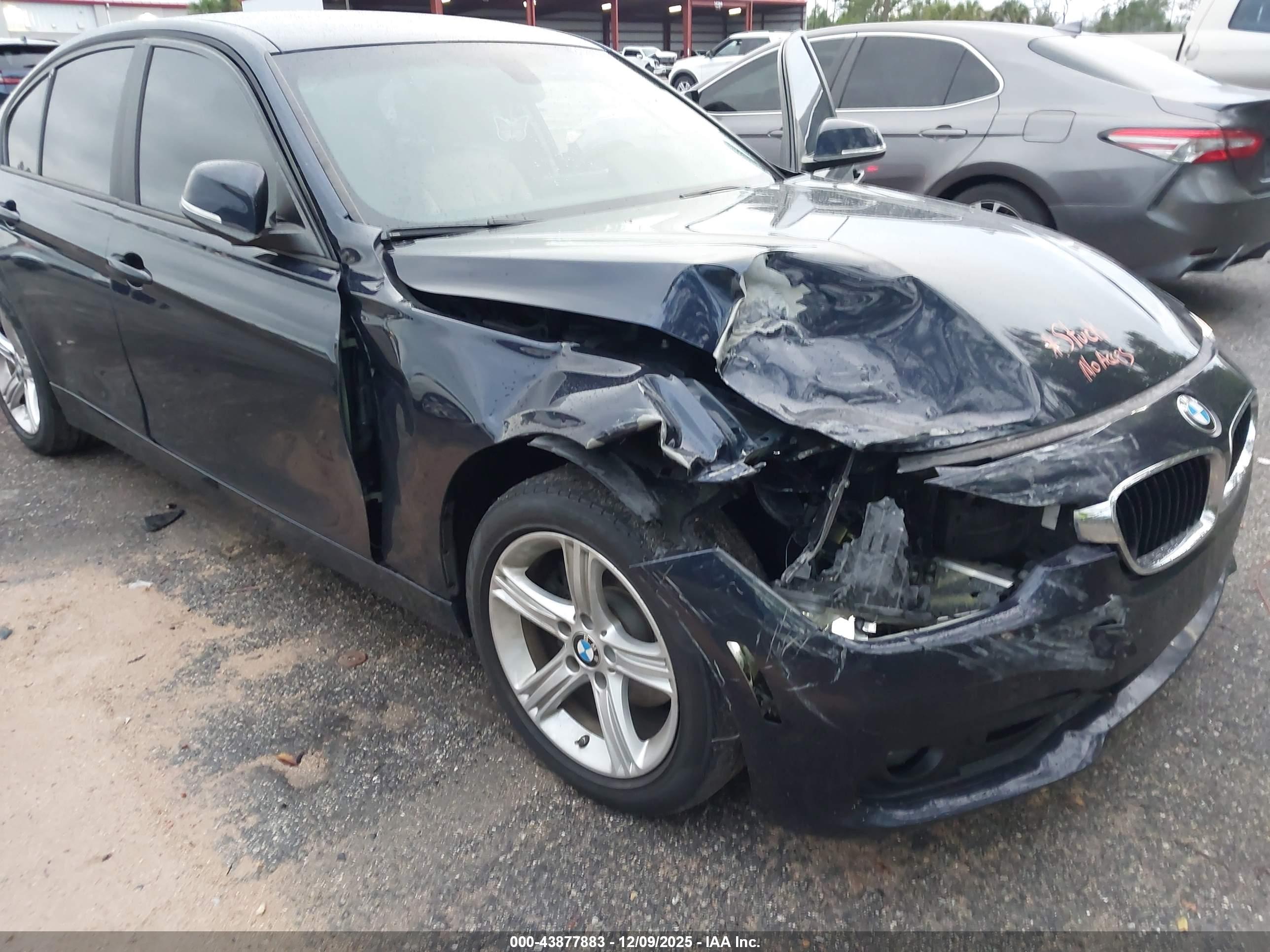 BMW 320I image 6