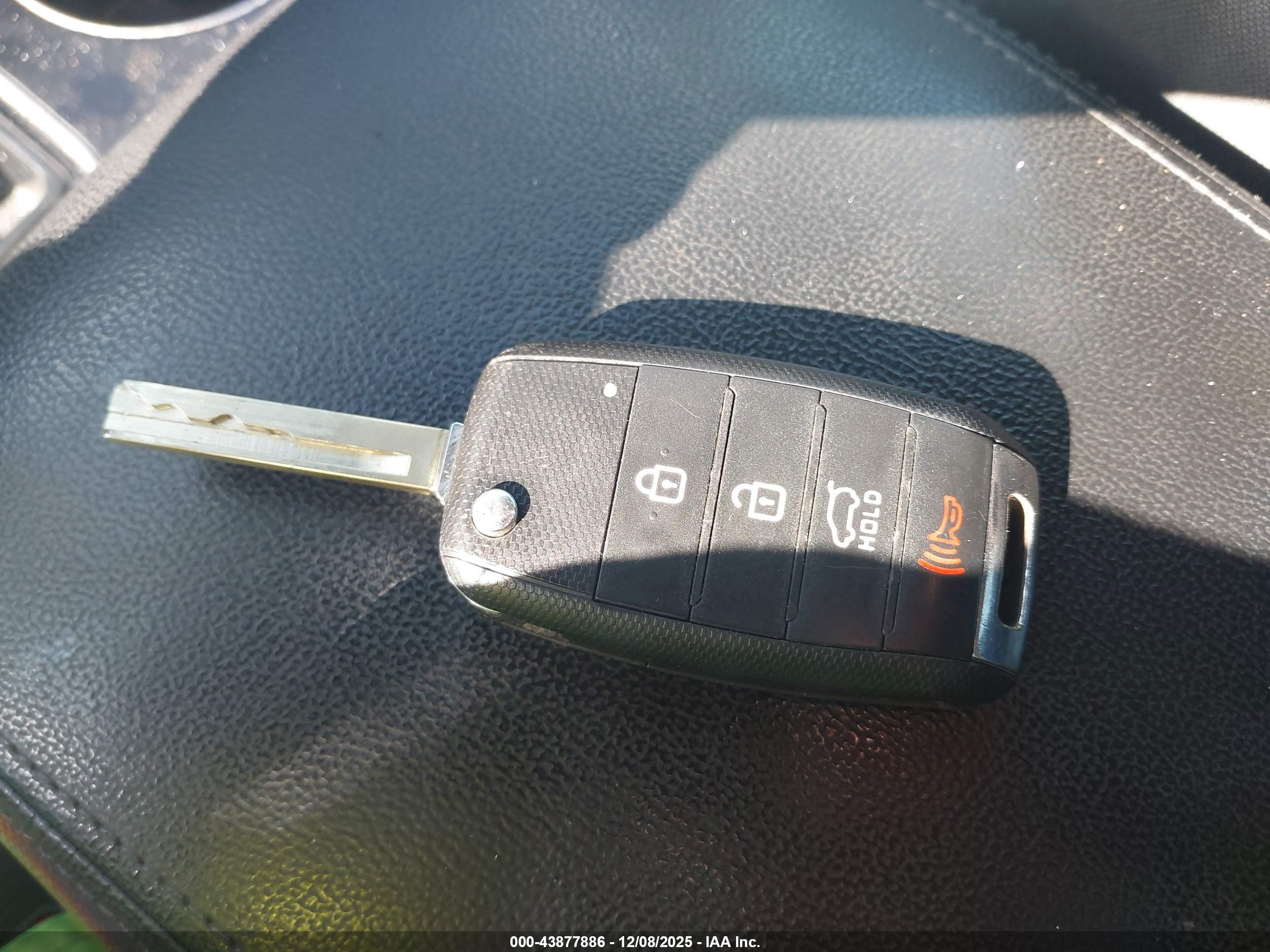 KIA SORENTO image 11