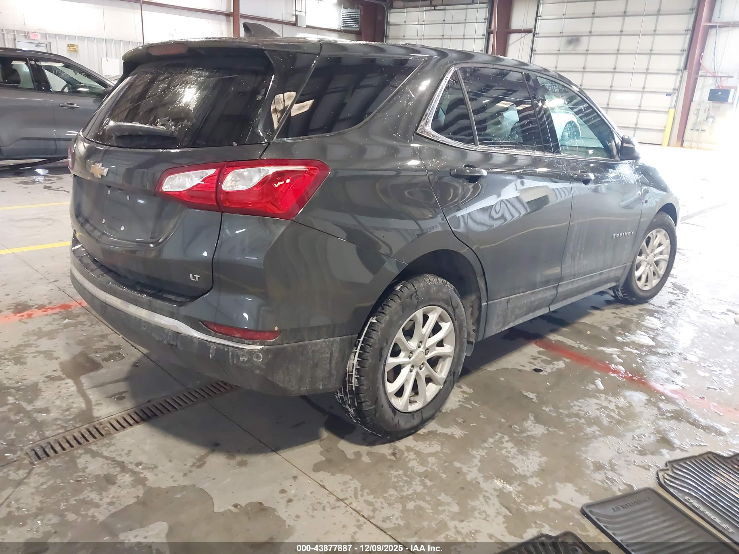 CHEVROLET EQUINOX image 4