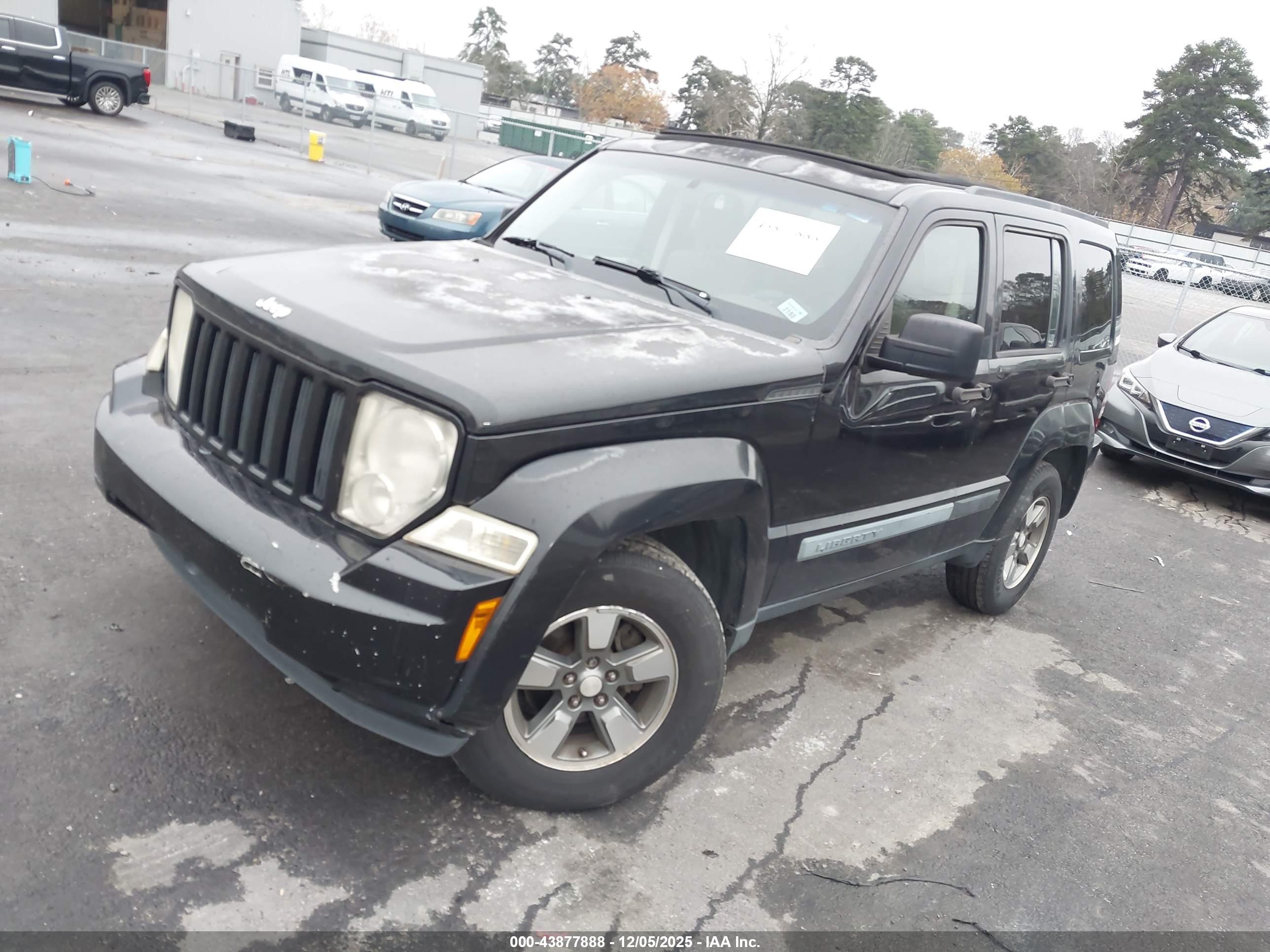 JEEP LIBERTY image 2
