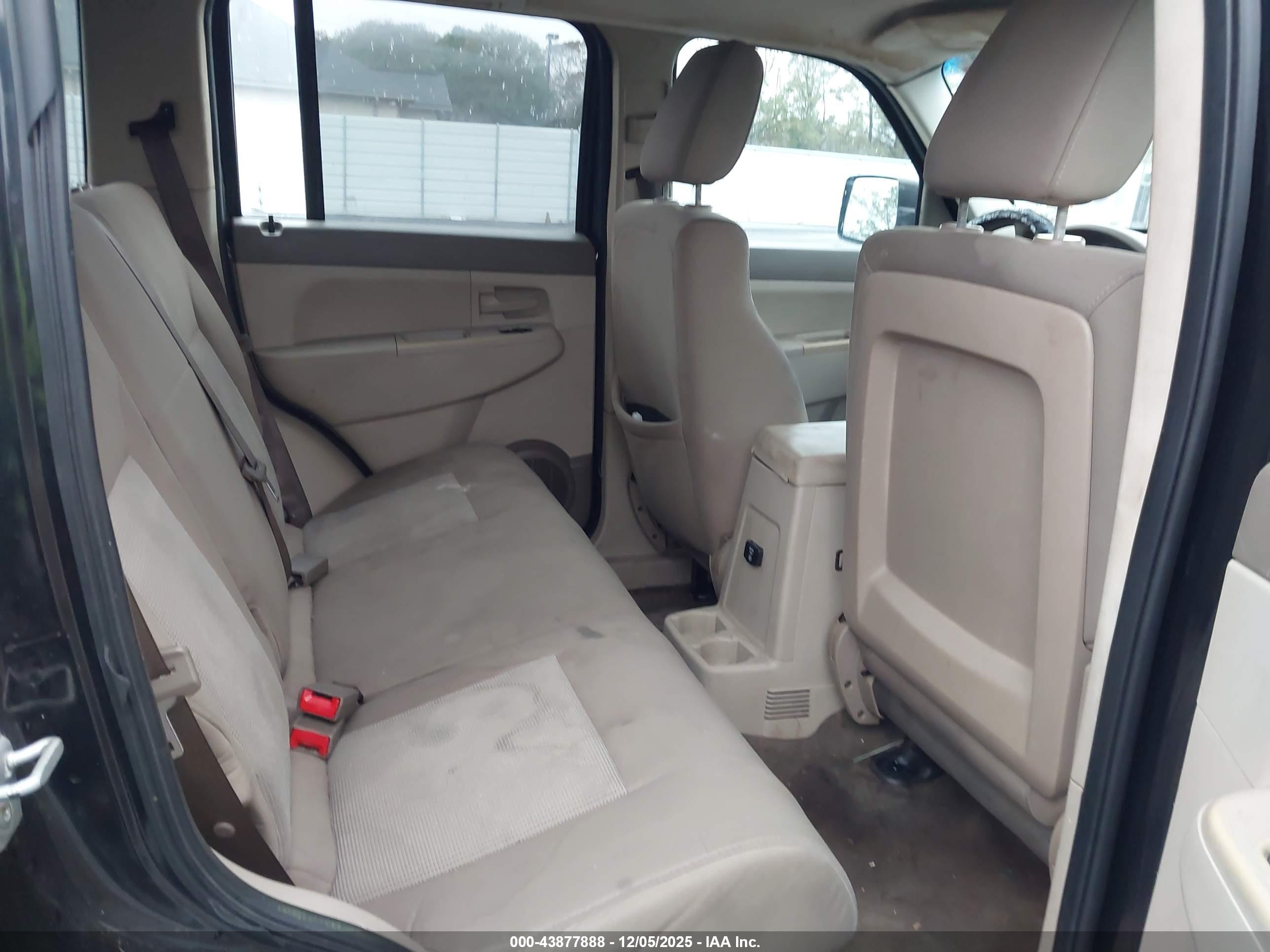 JEEP LIBERTY image 8