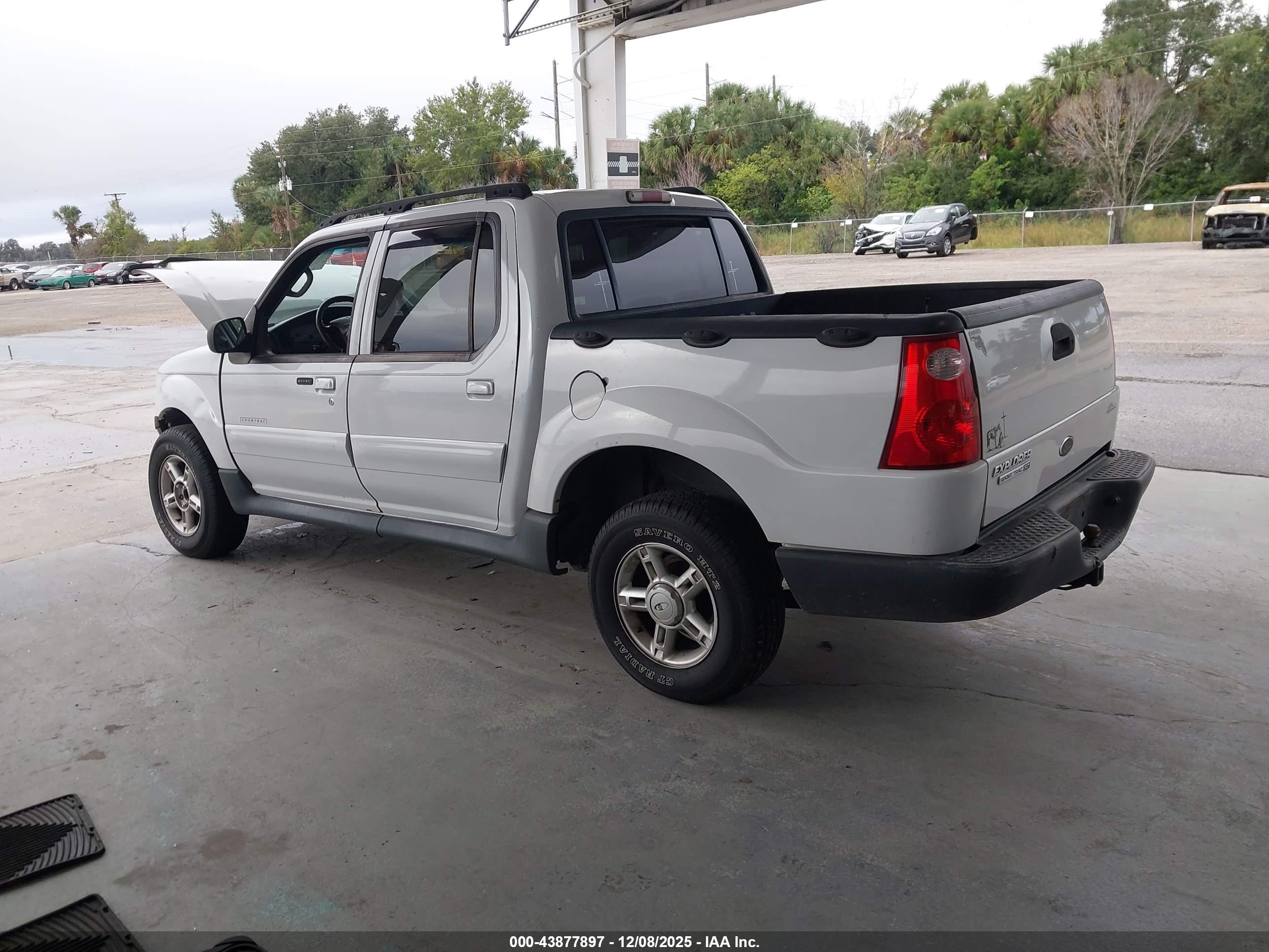 FORD EXPLORER image 3