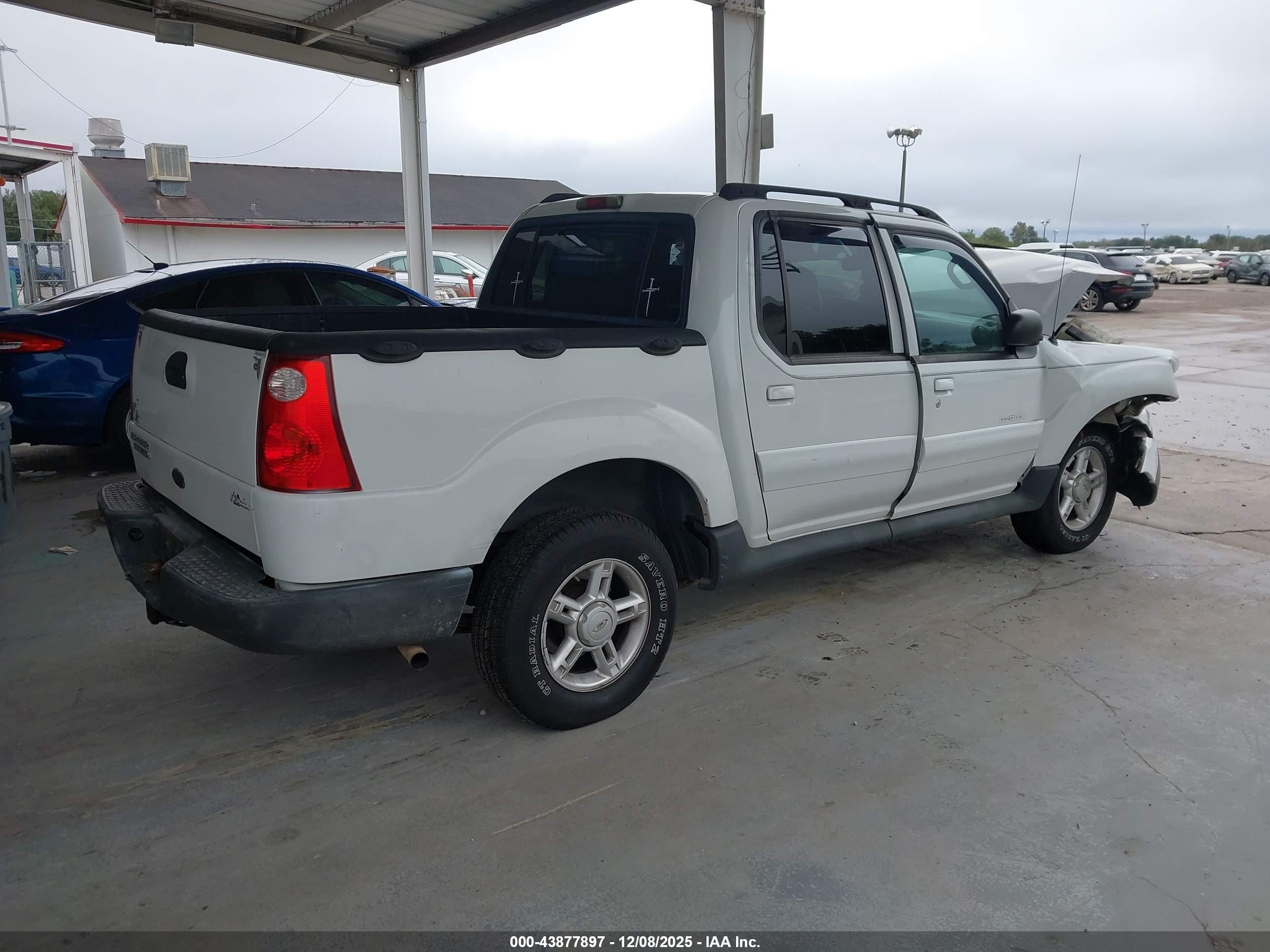 FORD EXPLORER image 4